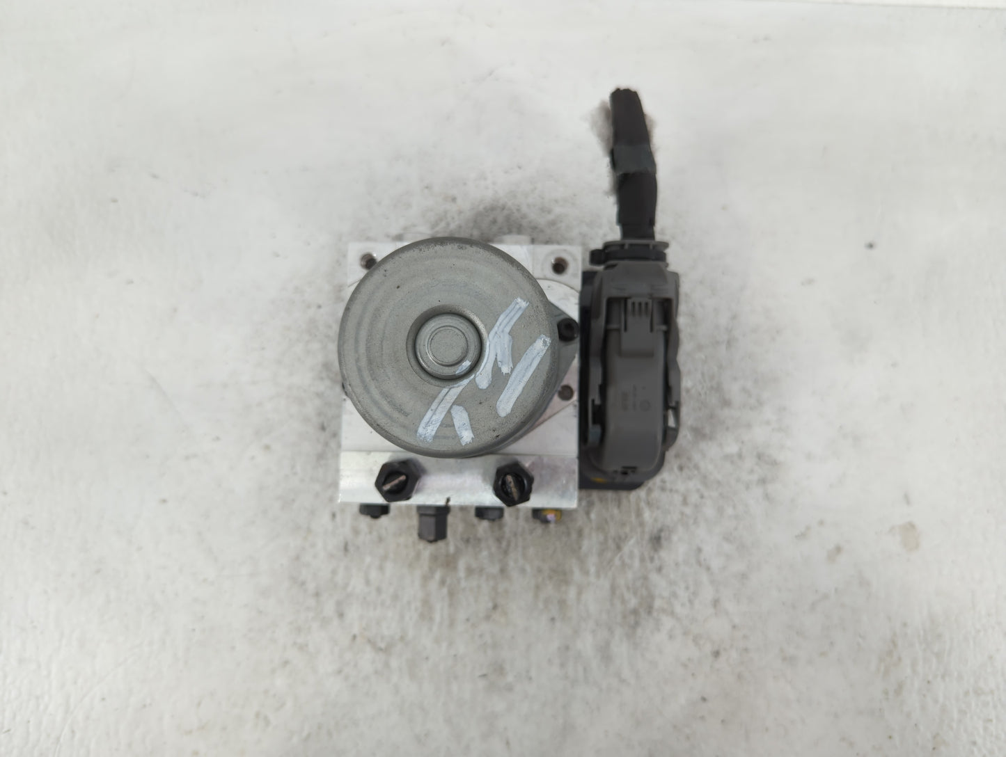 2018-2020 Hyundai Elantra ABS Pump Control Module Replacement P/N:58910-F2620 F2589 22900 Fits Fits 2018 2019 2020 OEM Used 