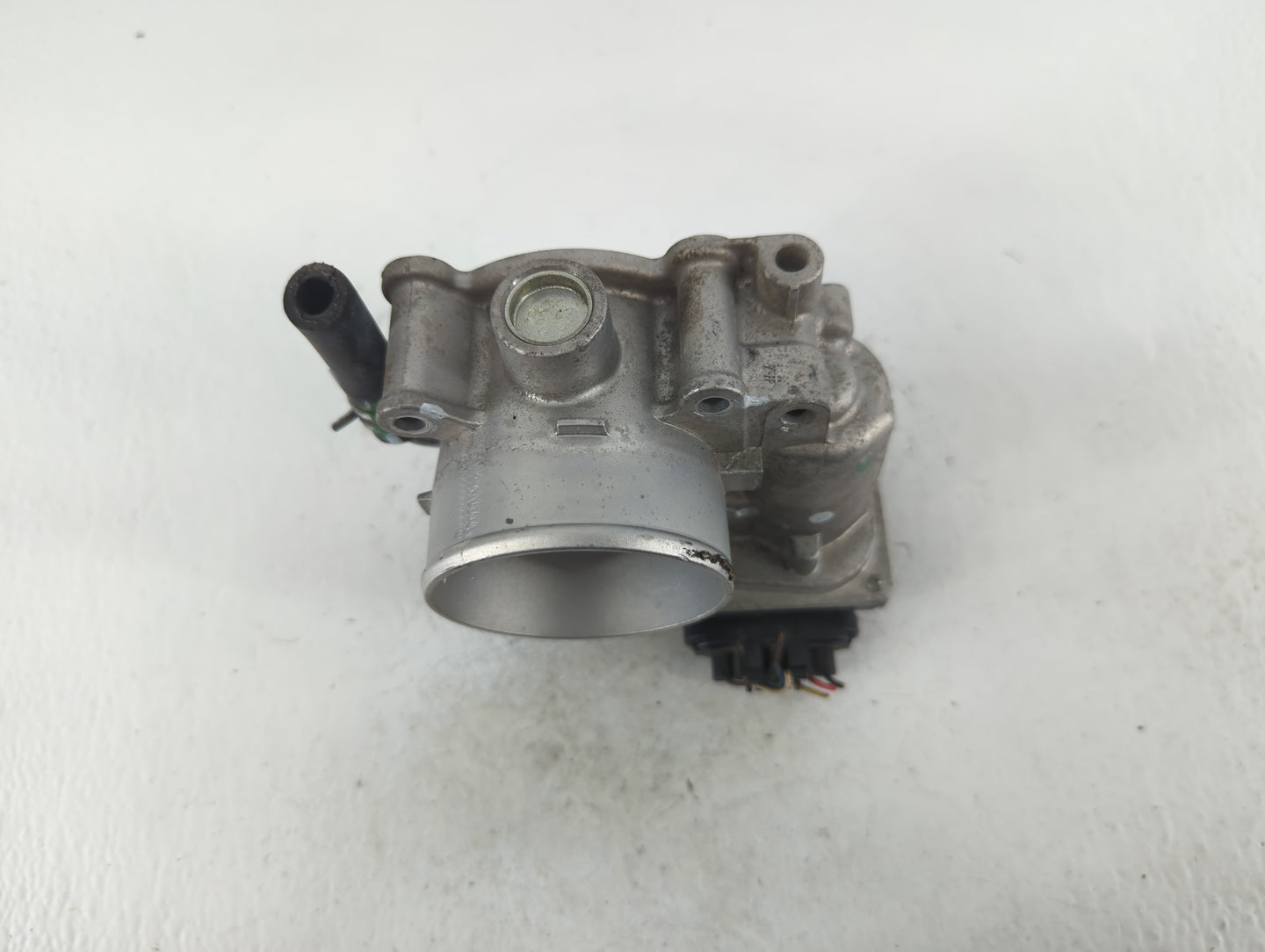 2011-2020 Hyundai Elantra Throttle Body P/N:35100-2E710 Fits Fits 2011 2012 2013 2014 2015 2016 2017 2018 2019 2020 2021 OEM