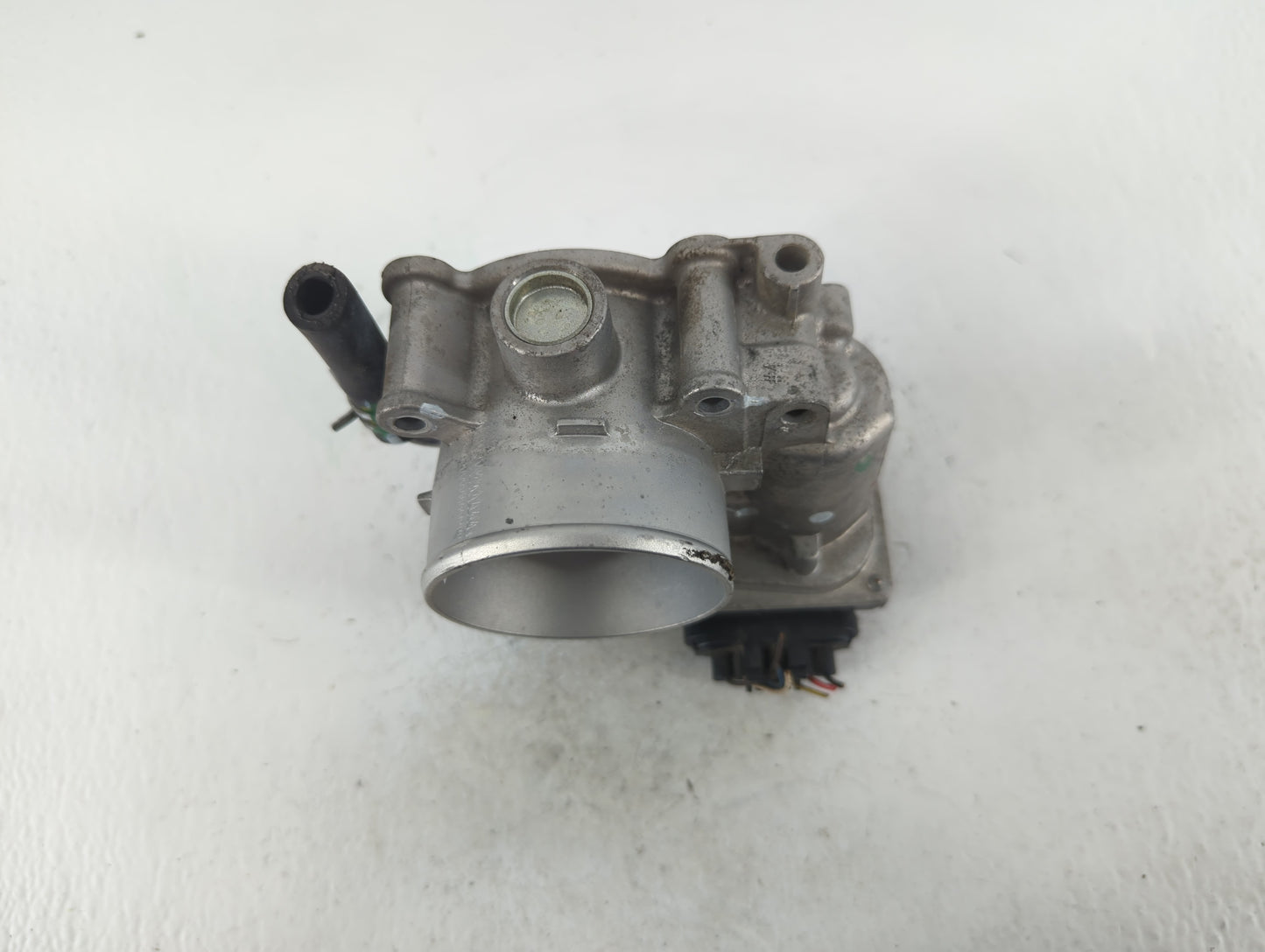 2011-2020 Hyundai Elantra Throttle Body P/N:35100-2E710 Fits Fits 2011 2012 2013 2014 2015 2016 2017 2018 2019 2020 2021 OEM