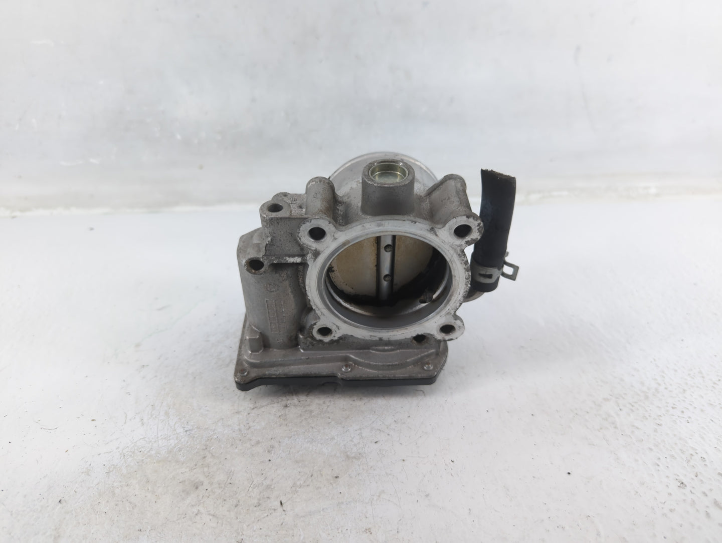 2011-2020 Hyundai Elantra Throttle Body P/N:35100-2E710 Fits Fits 2011 2012 2013 2014 2015 2016 2017 2018 2019 2020 2021 OEM
