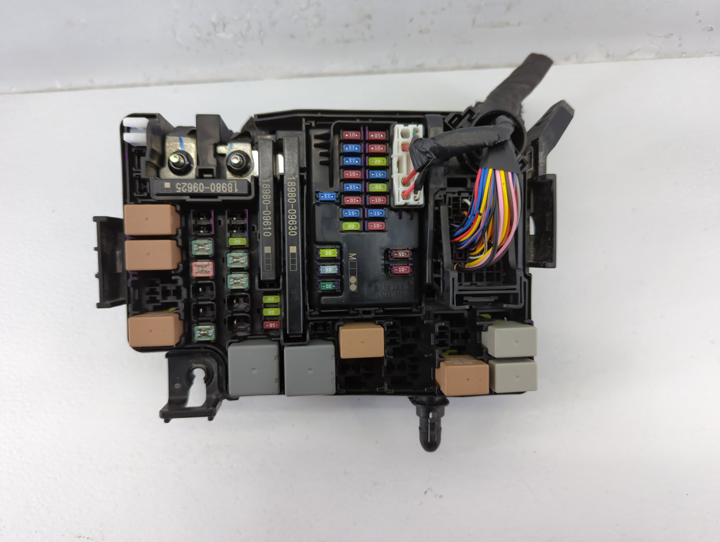 2019-2020 Hyundai Elantra Fusebox Fuse Box Panel Relay Module P/N:91210F3240AA Fits Fits 2019 2020 OEM Used Auto Parts - Oem