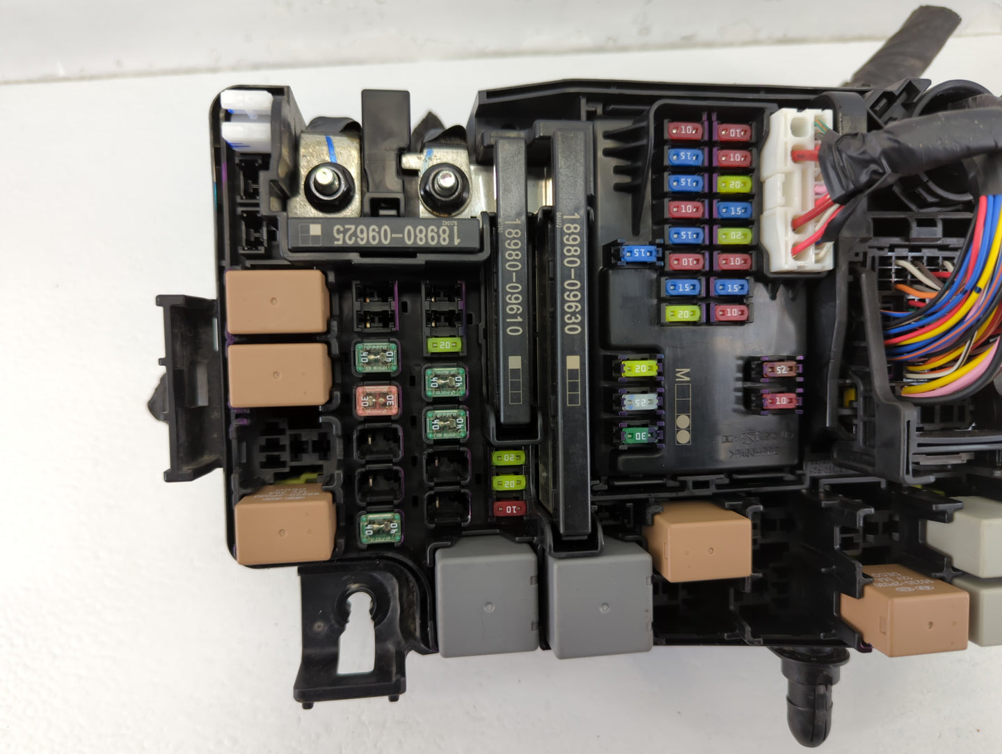 2019-2020 Hyundai Elantra Fusebox Fuse Box Panel Relay Module P/N:91210F3240AA Fits Fits 2019 2020 OEM Used Auto Parts - Oem