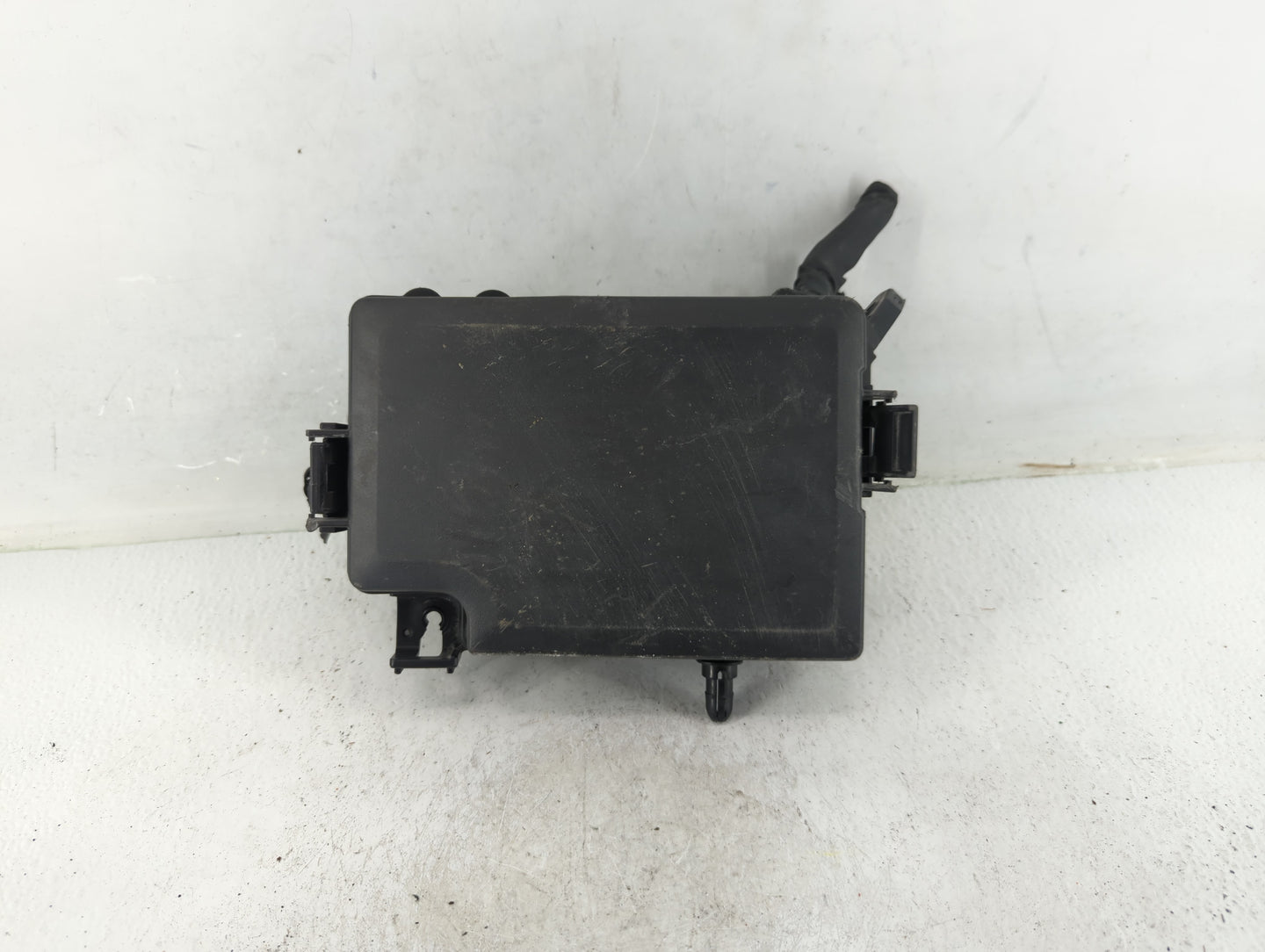 2019-2020 Hyundai Elantra Fusebox Fuse Box Panel Relay Module P/N:91210F3240AA Fits Fits 2019 2020 OEM Used Auto Parts - Oem