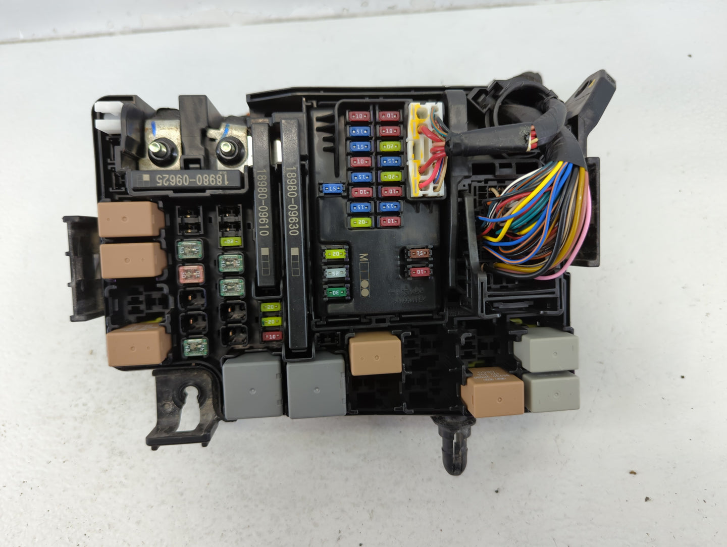 2019-2020 Hyundai Elantra Fusebox Fuse Box Panel Relay Module P/N:91210F3240AA Fits Fits 2019 2020 OEM Used Auto Parts - Oem