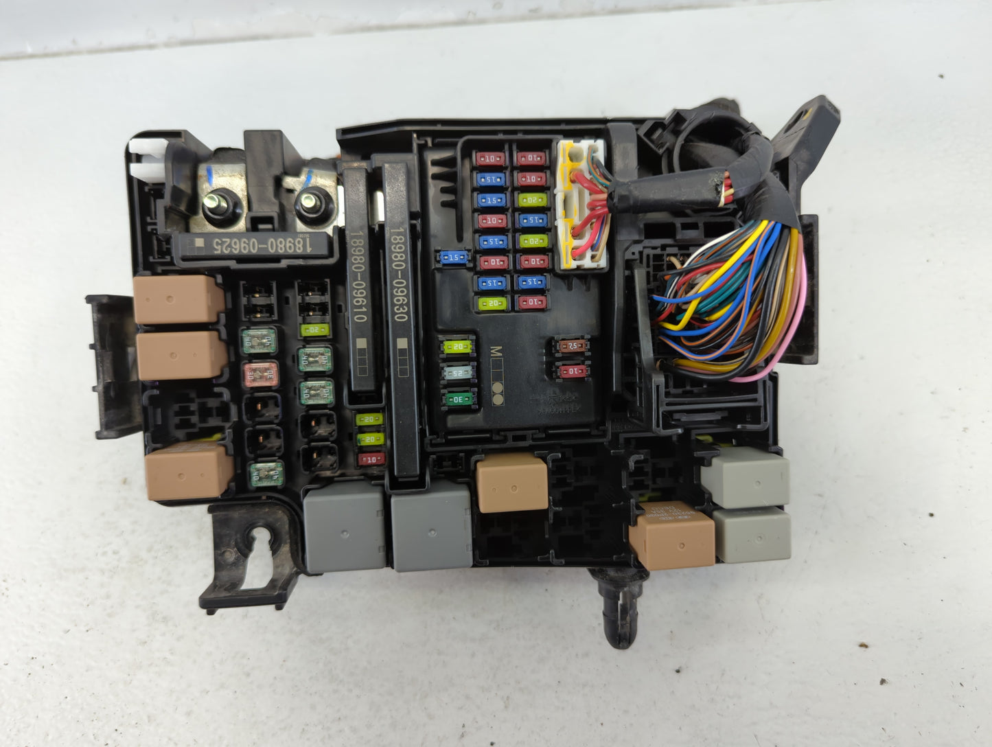 2019-2020 Hyundai Elantra Fusebox Fuse Box Panel Relay Module P/N:91210F3240AA Fits Fits 2019 2020 OEM Used Auto Parts - Oem