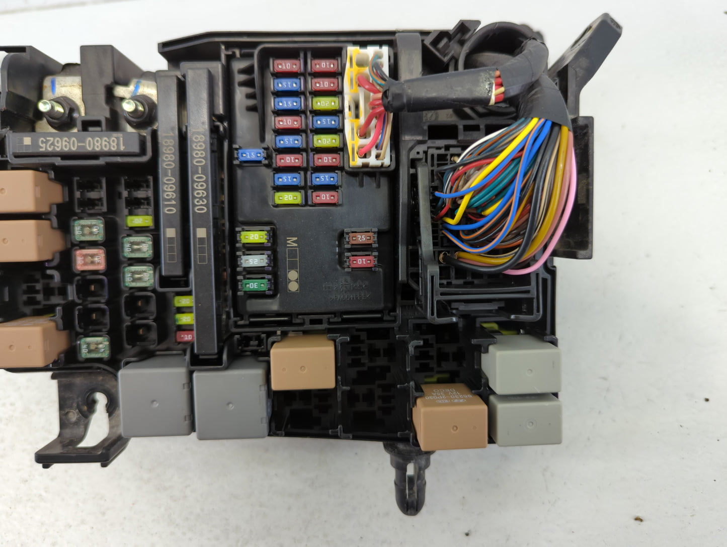 2019-2020 Hyundai Elantra Fusebox Fuse Box Panel Relay Module P/N:91210F3240AA Fits Fits 2019 2020 OEM Used Auto Parts - Oem