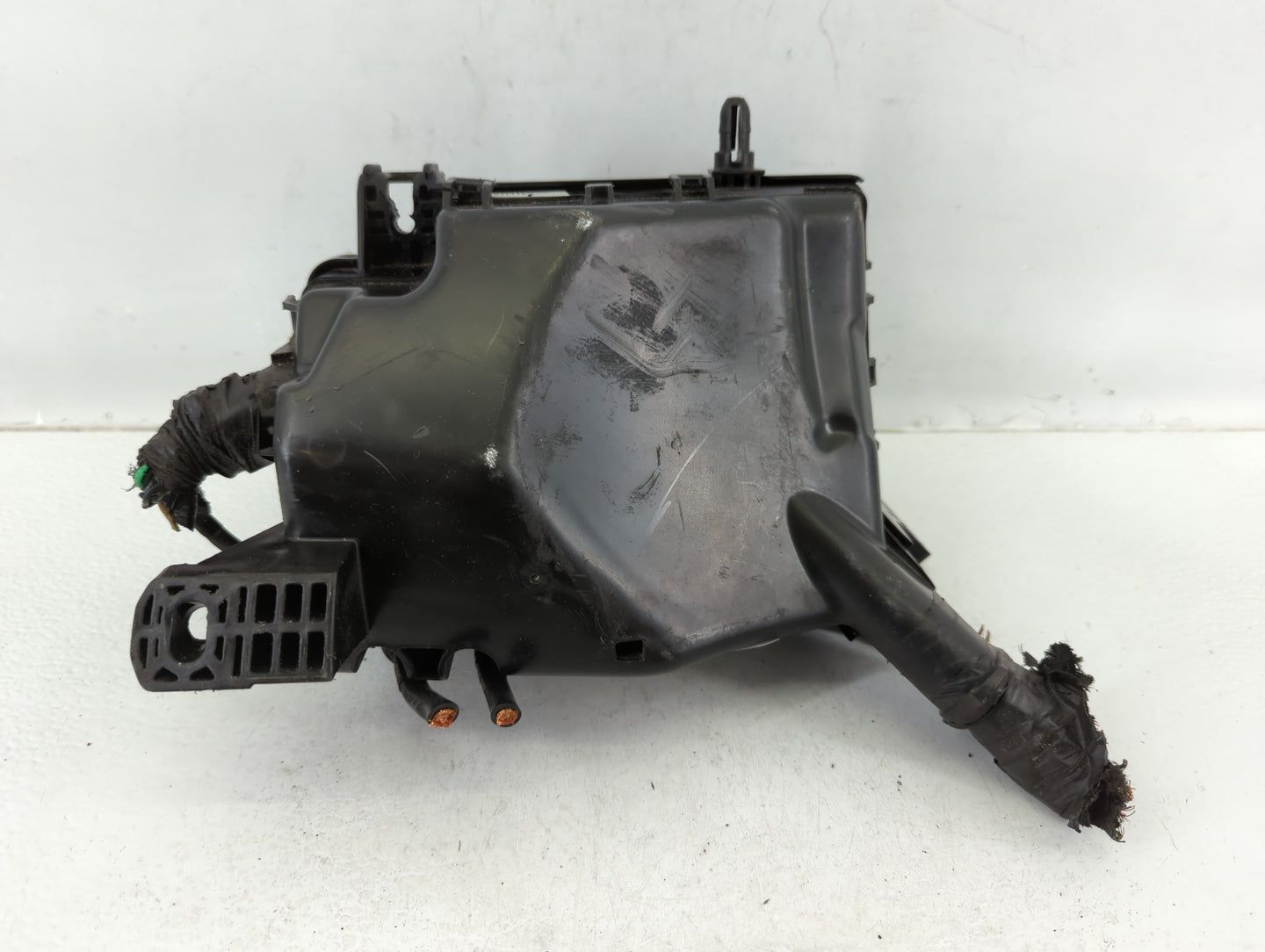 2019-2020 Hyundai Elantra Fusebox Fuse Box Panel Relay Module P/N:91260-F2030AA Fits Fits 2019 2020 OEM Used Auto Parts - Oe