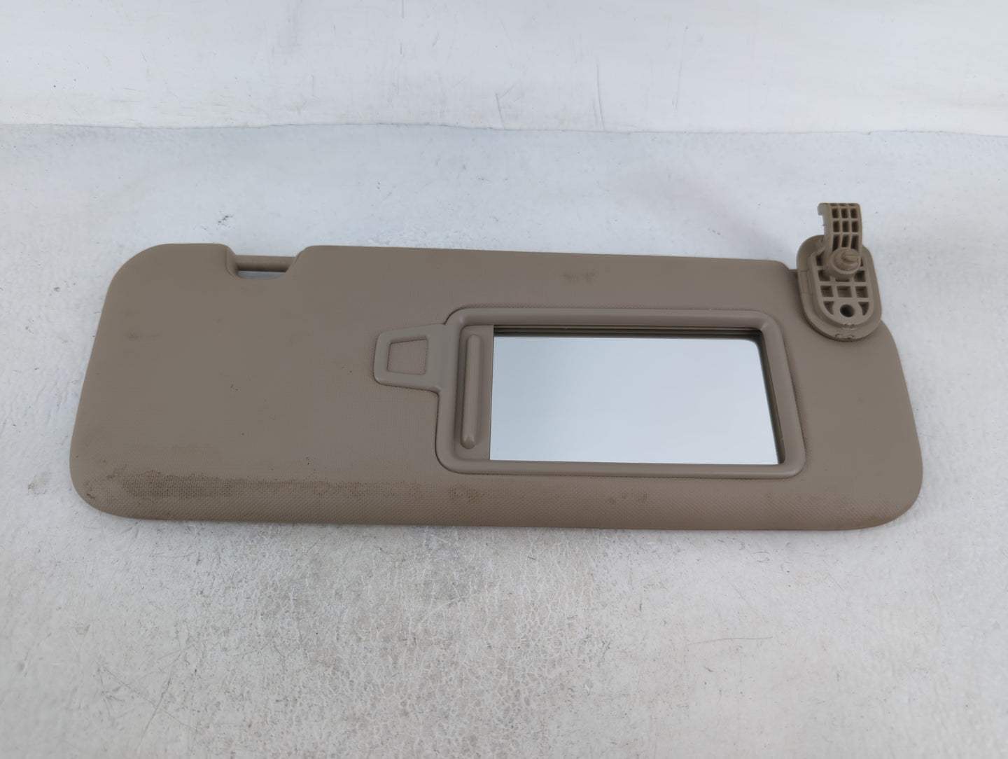 2017-2020 Hyundai Elantra Sun Visor Shade Replacement Passenger Right Mirror Fits Fits 2017 2018 2019 2020 OEM Used Auto Par