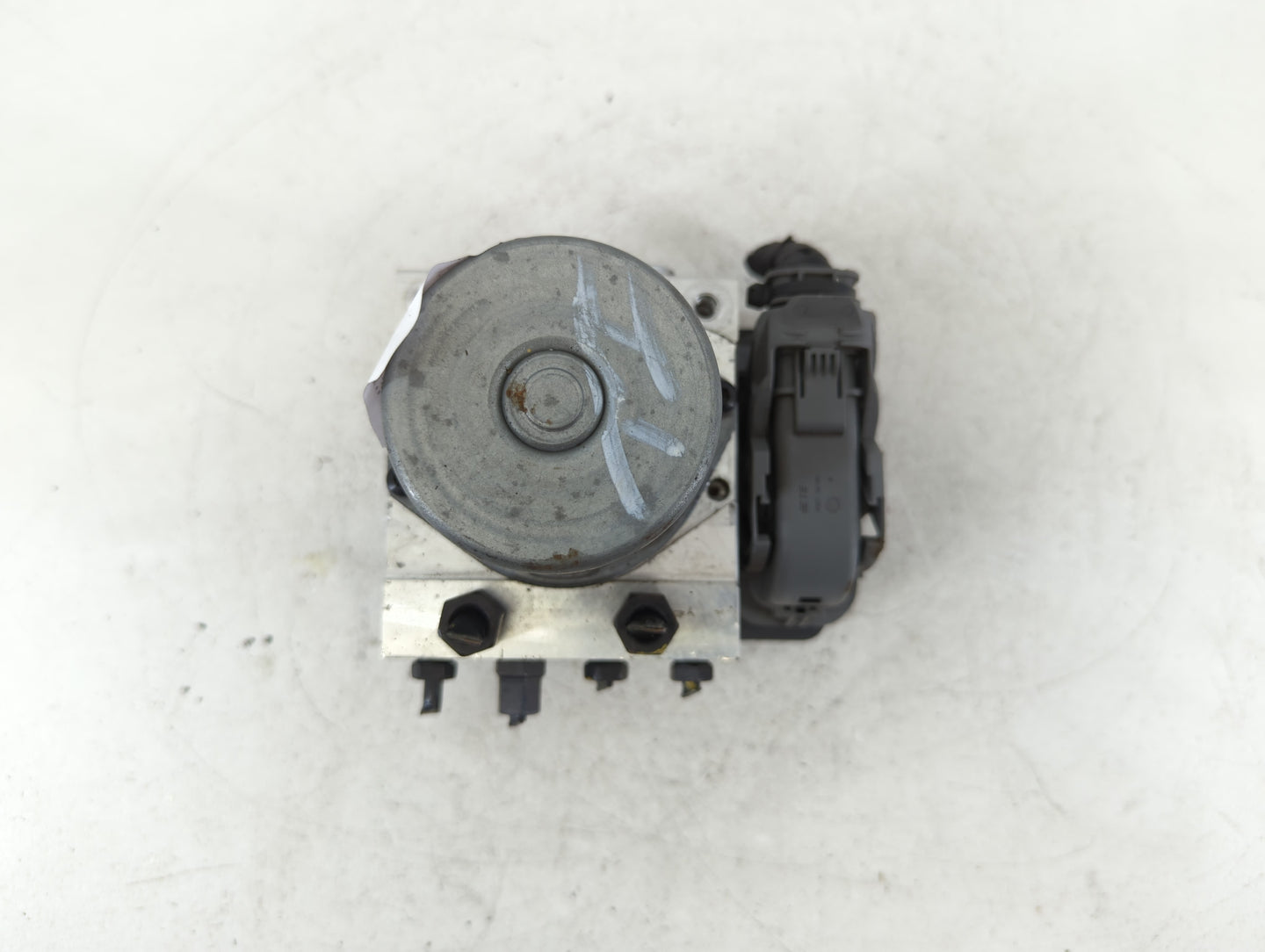 2019-2020 Hyundai Elantra ABS Pump Control Module Replacement P/N:F2589-22900 58910-F2620 Fits Fits 2019 2020 OEM Used Auto 
