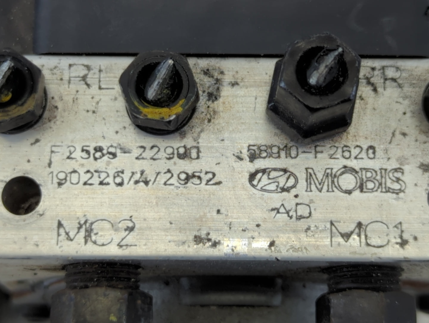 2019-2020 Hyundai Elantra ABS Pump Control Module Replacement P/N:F2589-22900 58910-F2620 Fits Fits 2019 2020 OEM Used Auto 