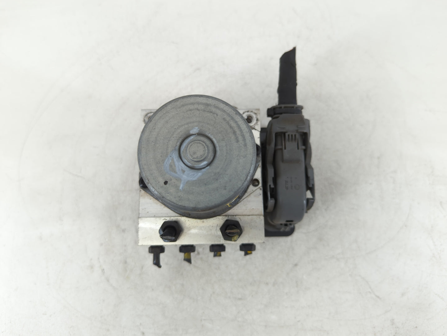 2019-2020 Hyundai Elantra ABS Pump Control Module Replacement P/N:F2589-22900 Fits Fits 2019 2020 OEM Used Auto Parts - Oemu