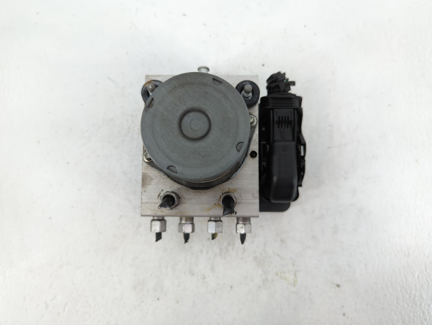 2019-2020 Hyundai Elantra ABS Pump Control Module Replacement P/N:P68183803AC Fits Fits 2019 2020 OEM Used Auto Parts - Oemu