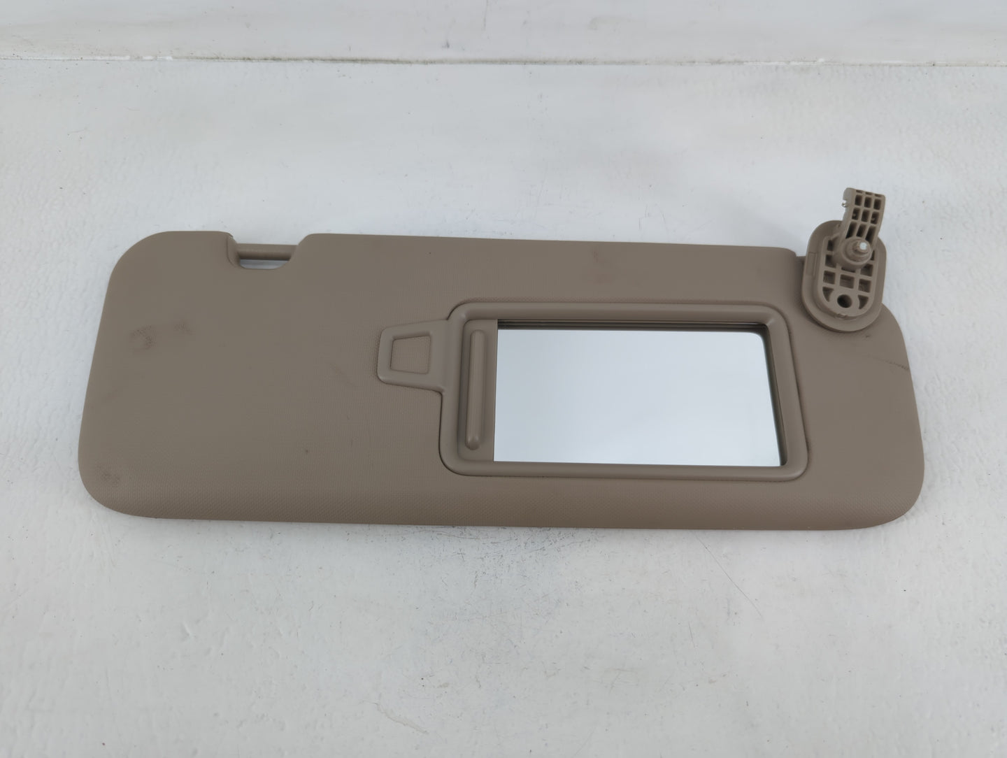 2017-2020 Hyundai Elantra Sun Visor Shade Replacement Passenger Right Mirror Fits Fits 2017 2018 2019 2020 OEM Used Auto Par