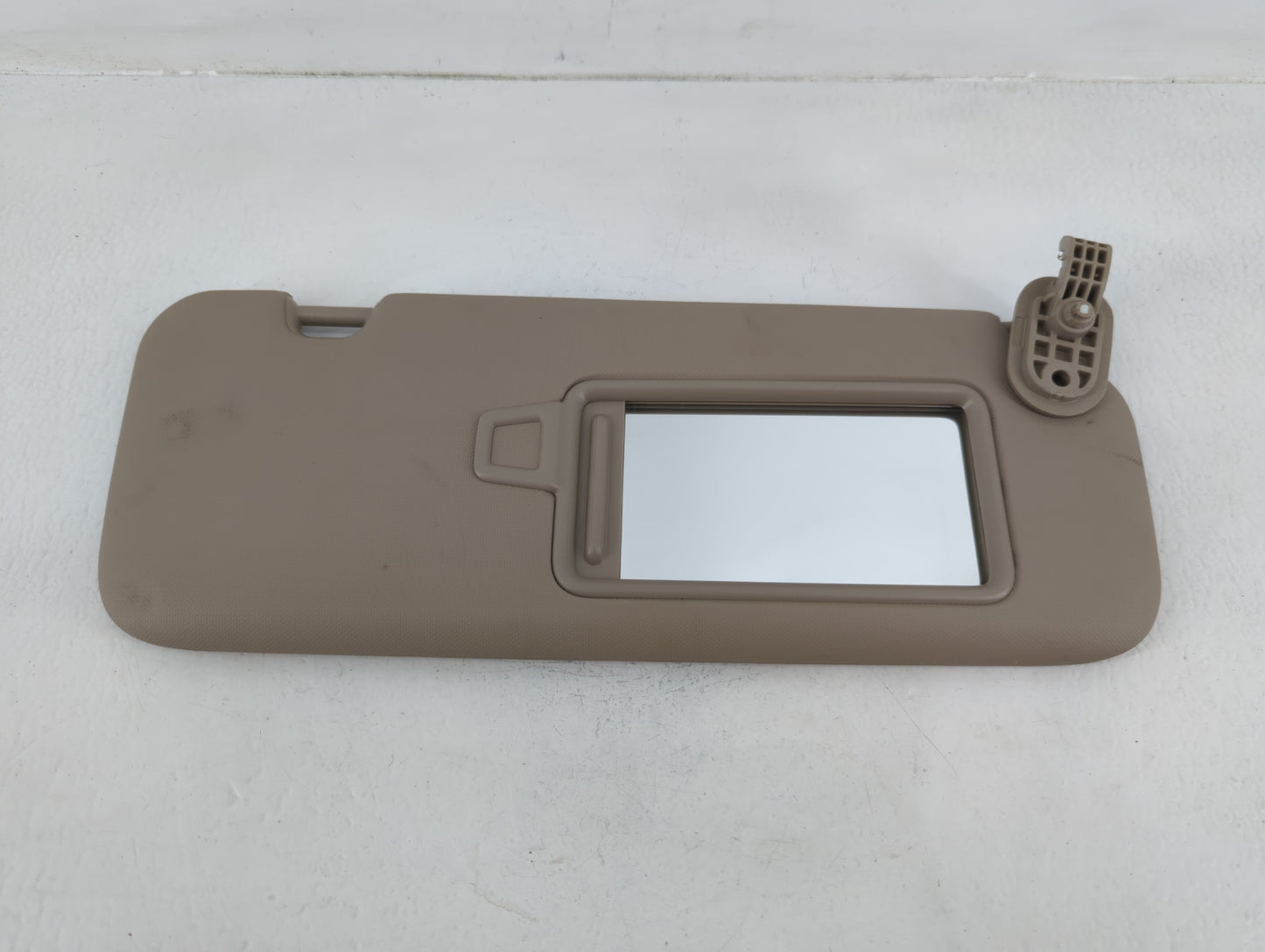 2017-2020 Hyundai Elantra Sun Visor Shade Replacement Passenger Right Mirror Fits Fits 2017 2018 2019 2020 OEM Used Auto Par