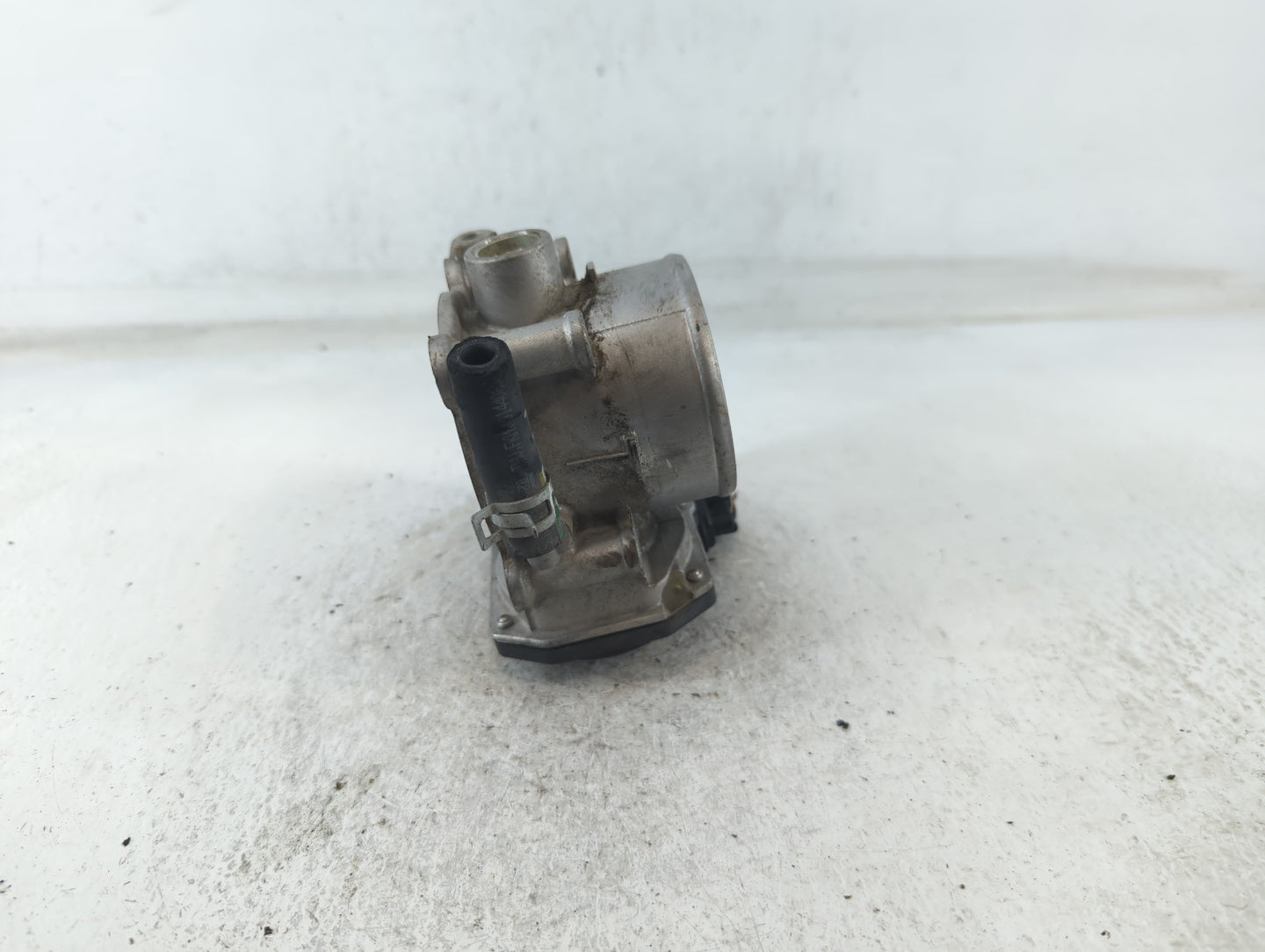 2011-2020 Hyundai Elantra Throttle Body P/N:35100-2E710 Fits Fits 2011 2012 2013 2014 2015 2016 2017 2018 2019 2020 2021 OEM