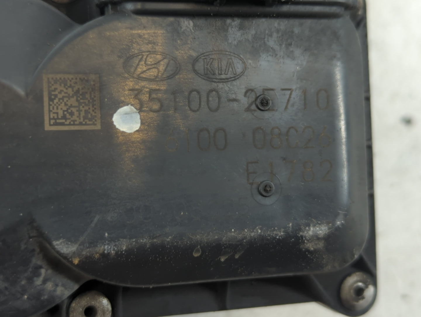 2011-2020 Hyundai Elantra Throttle Body P/N:35100-2E710 Fits Fits 2011 2012 2013 2014 2015 2016 2017 2018 2019 2020 2021 OEM