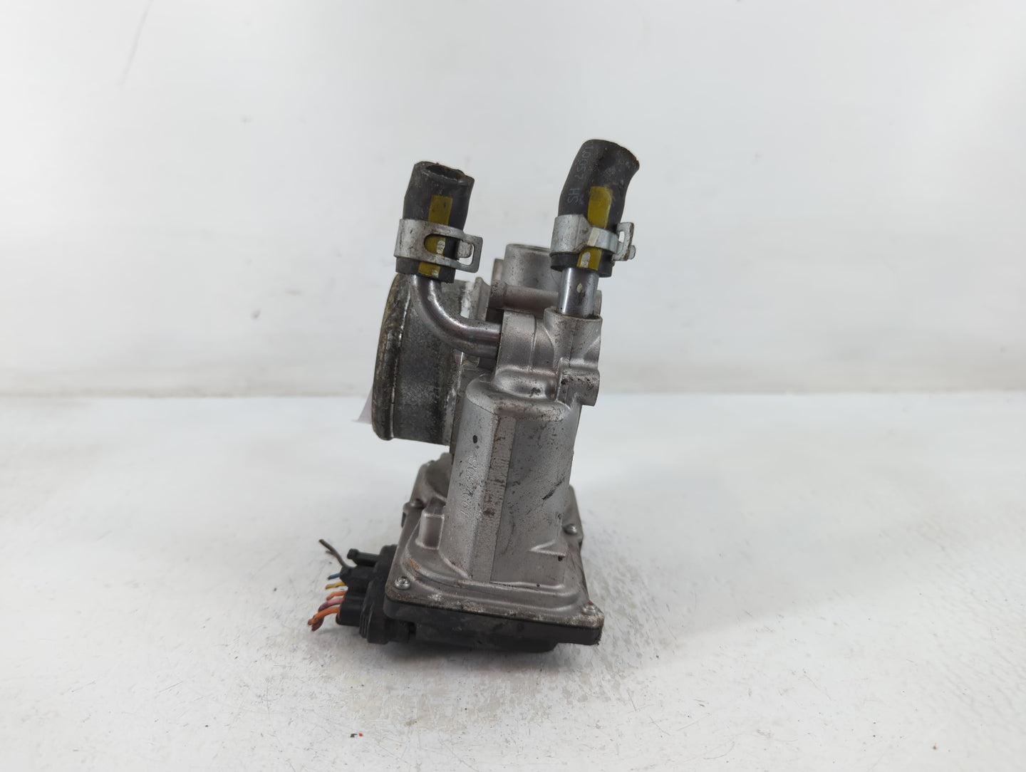 2017-2020 Hyundai Elantra Throttle Body P/N:5833 08C12 35100-2B340 Fits Fits 2015 2016 2017 2018 2019 2020 2021 2022 OEM Use