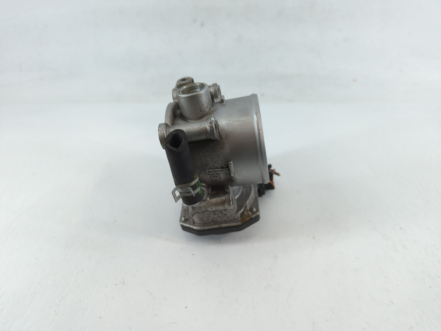 2011-2020 Hyundai Elantra Throttle Body P/N:6100 02E16 35100-2E710 Fits OEM Used Auto Parts - Oemusedautoparts1.com