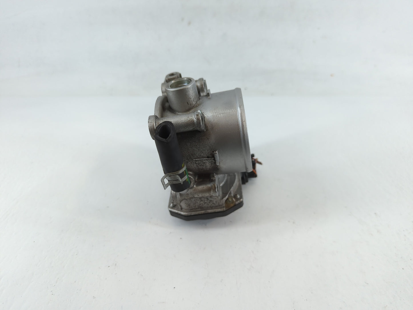 2011-2020 Hyundai Elantra Throttle Body P/N:6100 02E16 35100-2E710 Fits OEM Used Auto Parts - Oemusedautoparts1.com