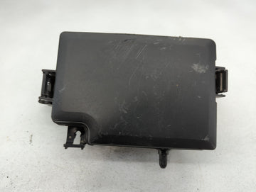 2019-2020 Hyundai Elantra Fusebox Fuse Box Panel Relay Module P/N:91260 F2440 Fits Fits 2019 2020 OEM Used Auto Parts - Oemu
