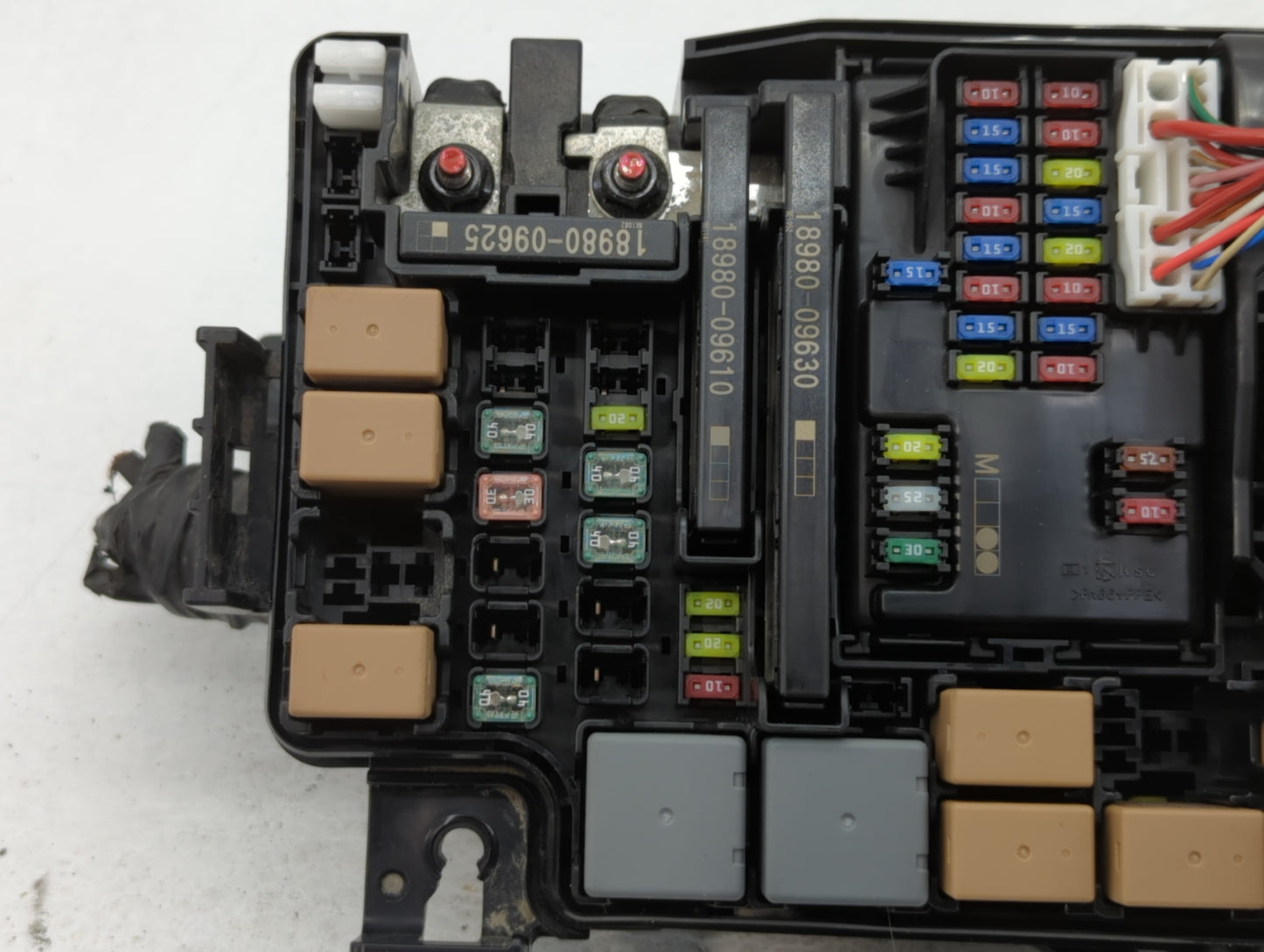 2019-2020 Hyundai Elantra Fusebox Fuse Box Panel Relay Module P/N:91260 F2440 Fits Fits 2019 2020 OEM Used Auto Parts - Oemu