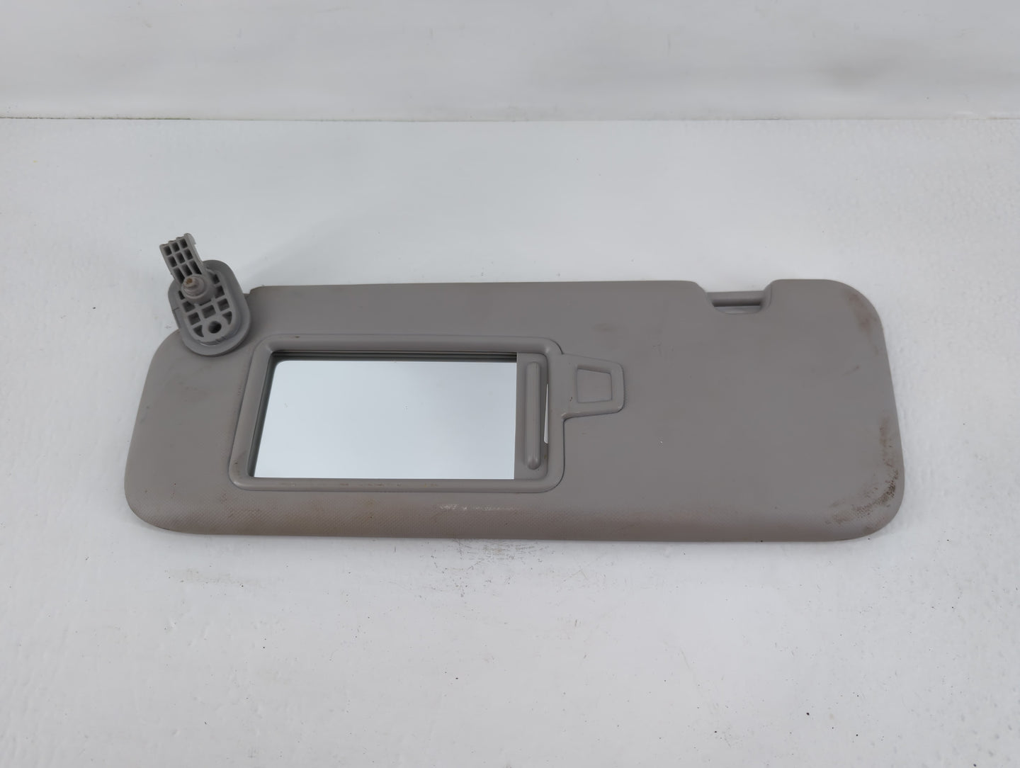 2017-2020 Hyundai Elantra Sun Visor Shade Replacement Passenger Right Mirror Fits Fits 2017 2018 2019 2020 OEM Used Auto Par