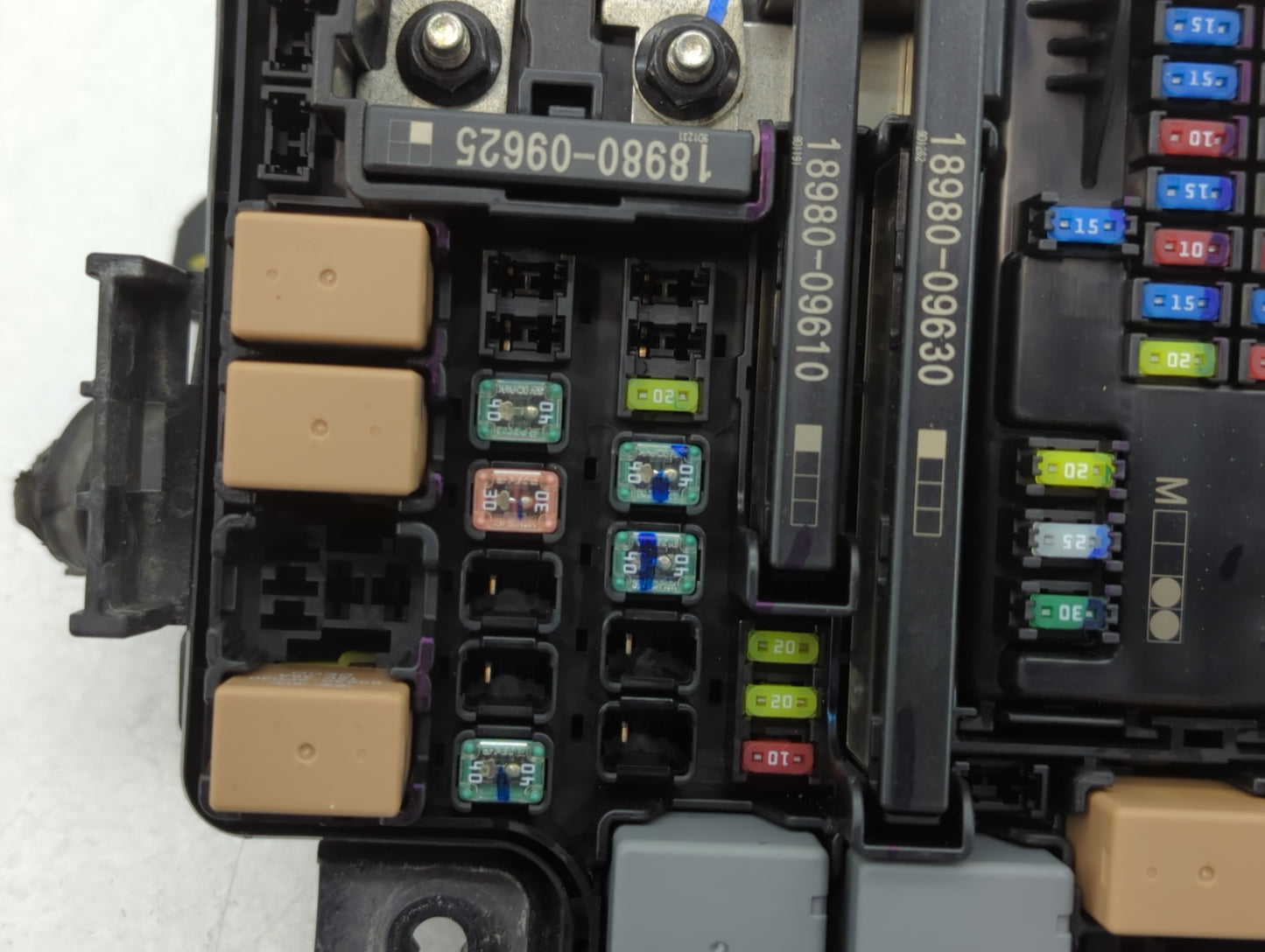 2019-2020 Hyundai Elantra Fusebox Fuse Box Panel Relay Module P/N:91210F3240AA Fits Fits 2019 2020 OEM Used Auto Parts - Oem