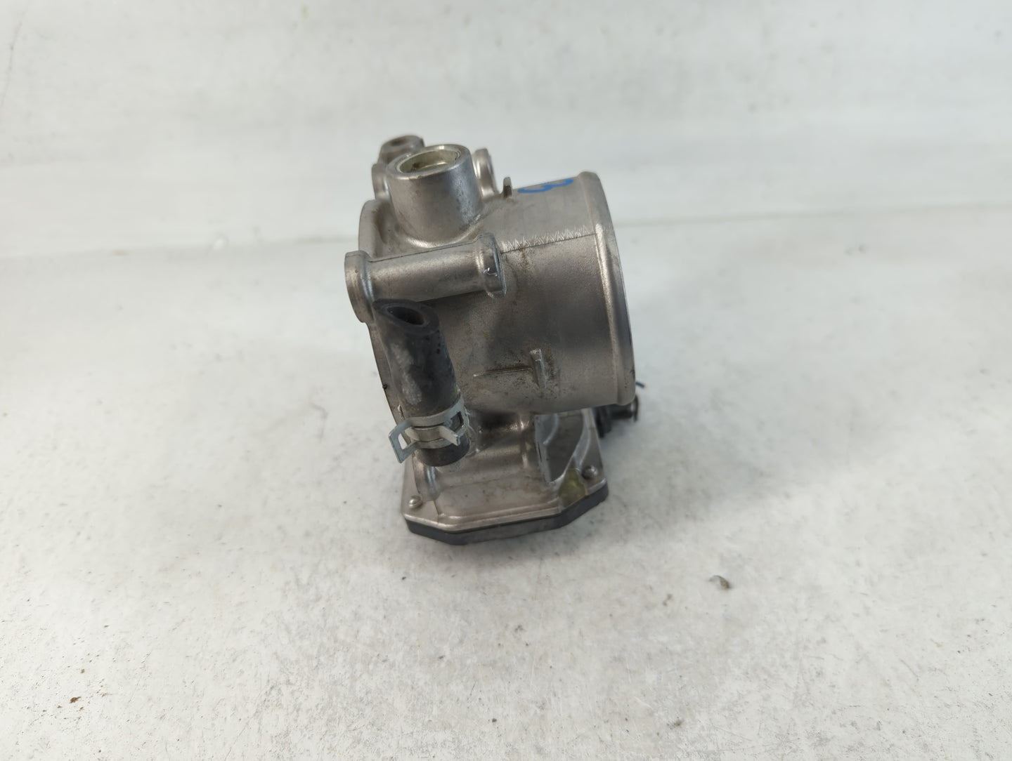 2011-2020 Hyundai Elantra Throttle Body P/N:35100-2E710 Fits Fits 2011 2012 2013 2014 2015 2016 2017 2018 2019 2020 2021 OEM