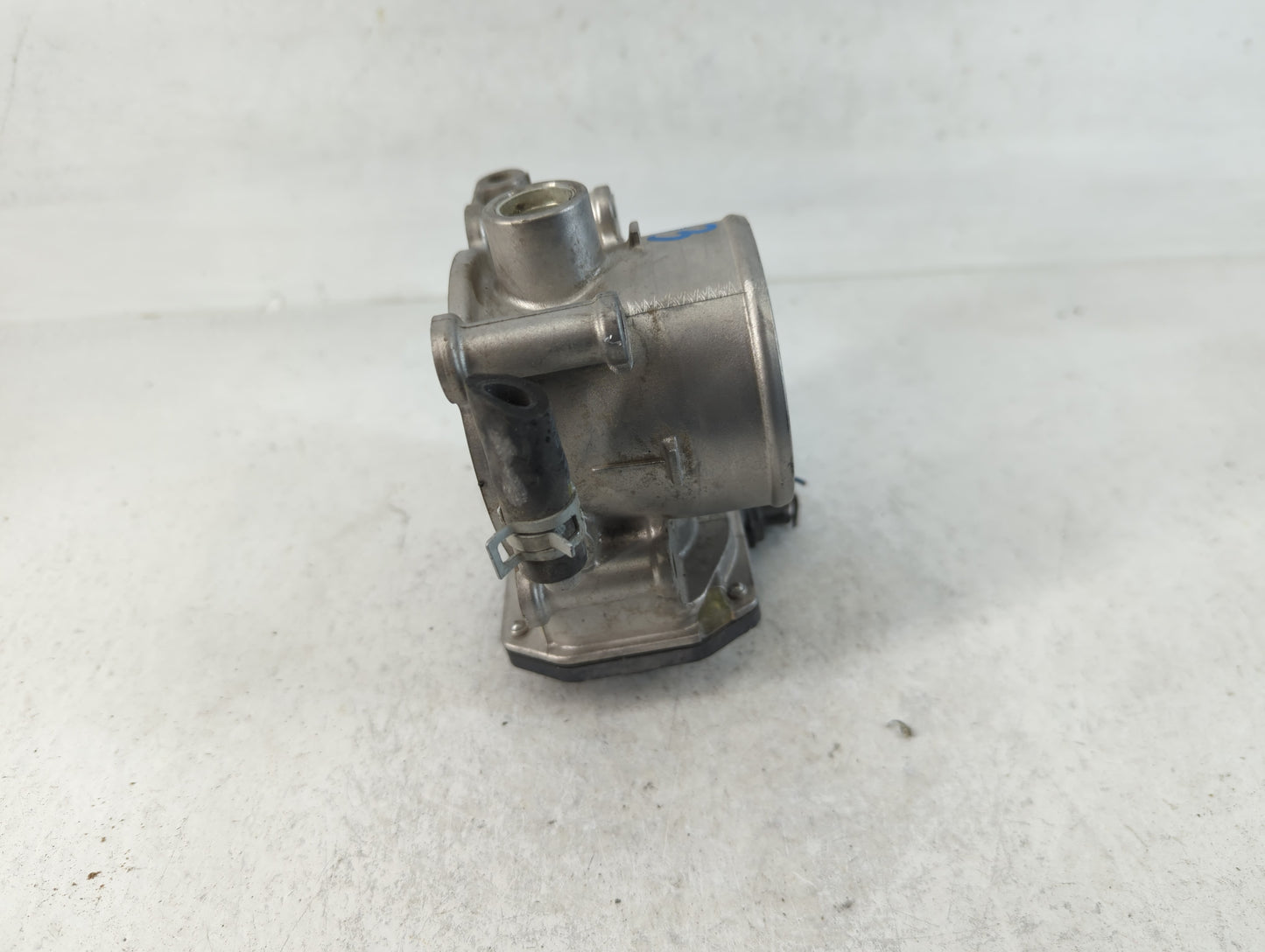 2011-2020 Hyundai Elantra Throttle Body P/N:35100-2E710 Fits Fits 2011 2012 2013 2014 2015 2016 2017 2018 2019 2020 2021 OEM