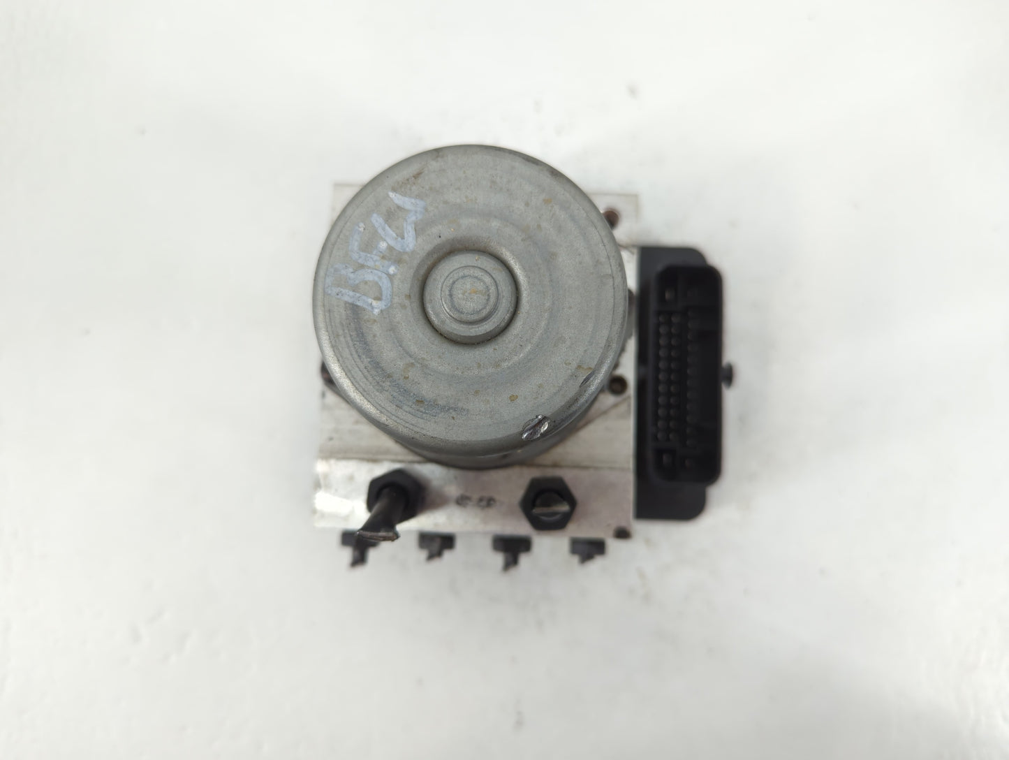 2018-2020 Hyundai Elantra ABS Pump Control Module Replacement P/N:61589-43100 58900-F2620 Fits Fits 2018 2019 2020 OEM Used 