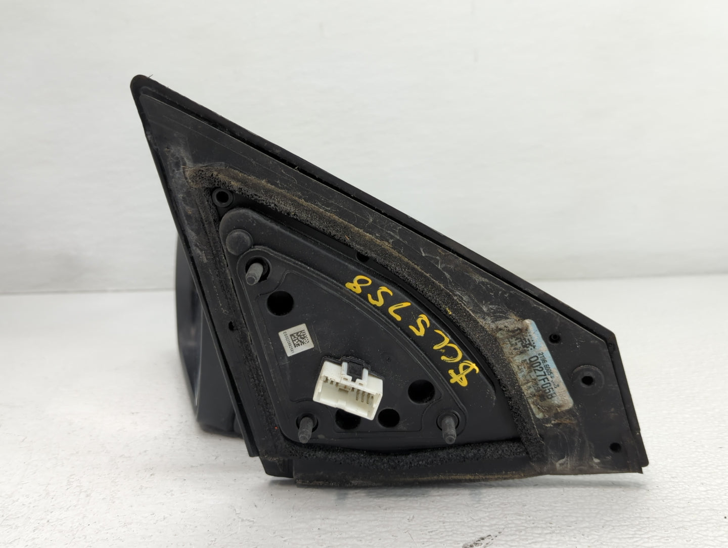 2017-2020 Hyundai Elantra Driver Side View Mirror - Left Door Mirror OEM Used - Oemusedautoparts1.com