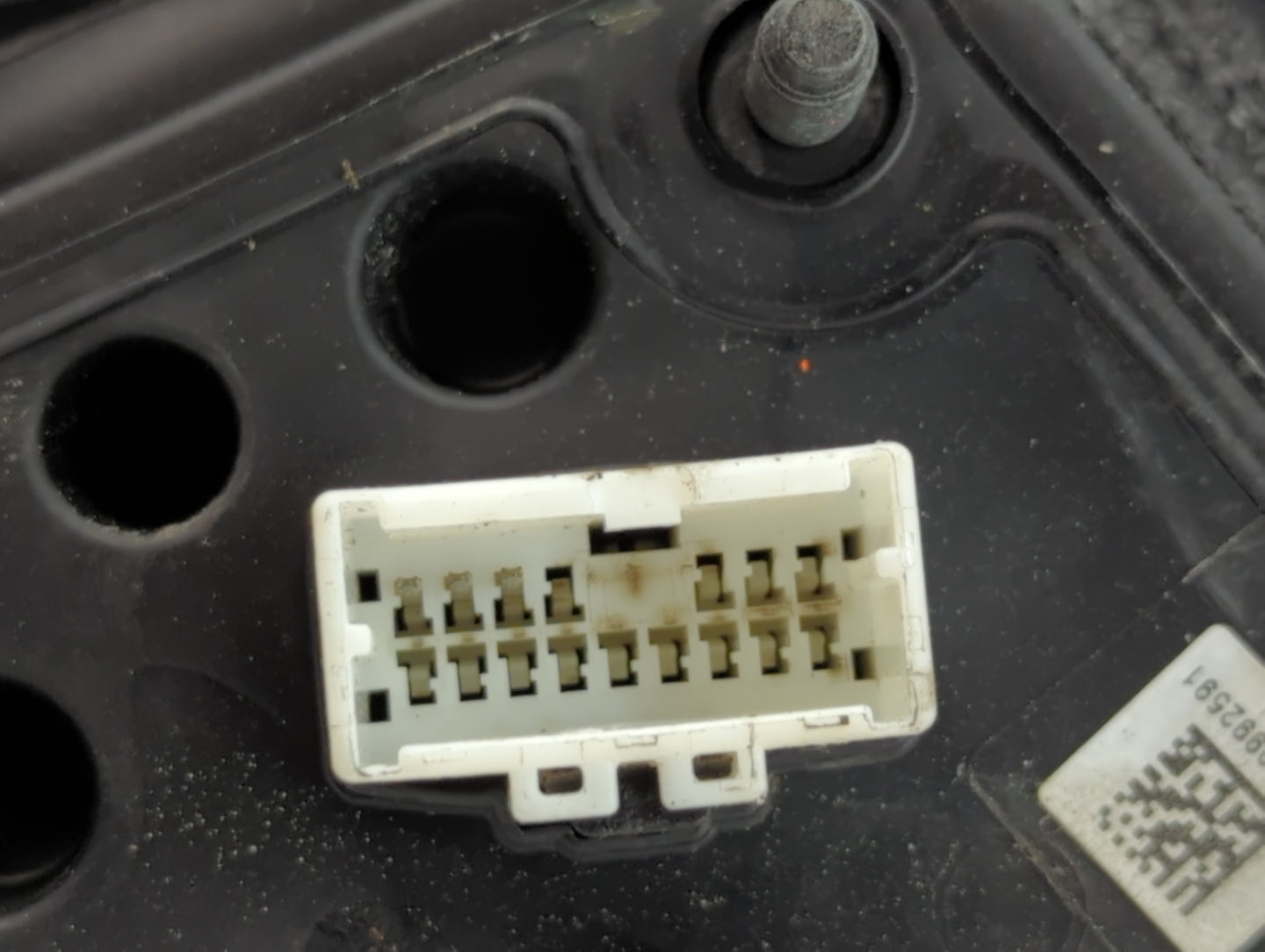 2017-2020 Hyundai Elantra Driver Side View Mirror - Left Door Mirror OEM Used - Oemusedautoparts1.com