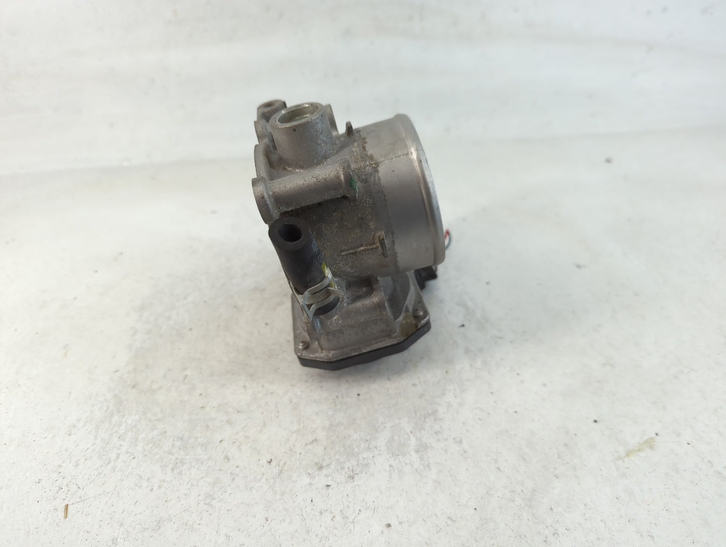 2011-2020 Hyundai Elantra Throttle Body P/N:35100-2E710 Fits Fits 2011 2012 2013 2014 2015 2016 2017 2018 2019 2020 2021 OEM