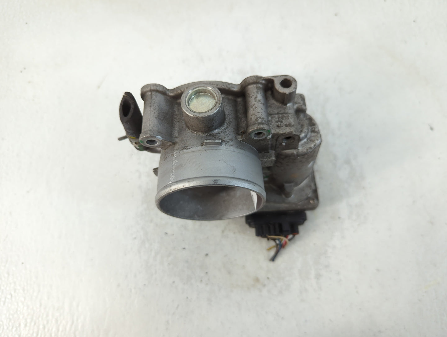 2011-2020 Hyundai Elantra Throttle Body P/N:35100-2E710 Fits Fits 2011 2012 2013 2014 2015 2016 2017 2018 2019 2020 2021 OEM