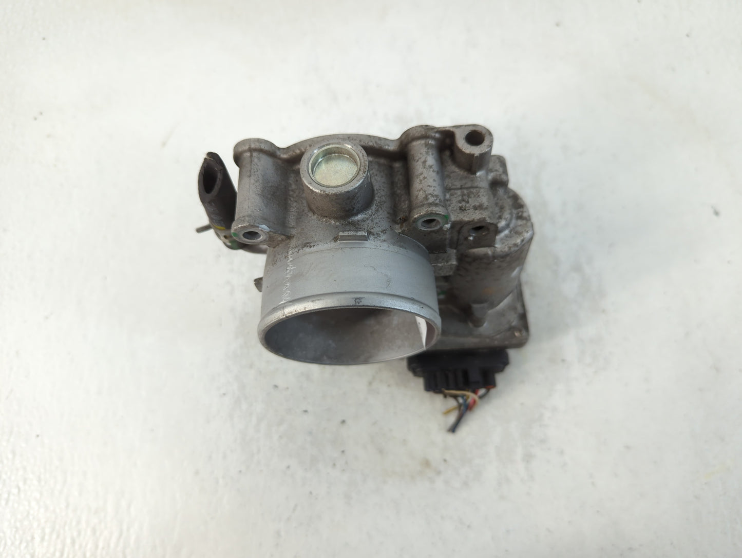 2011-2020 Hyundai Elantra Throttle Body P/N:35100-2E710 Fits Fits 2011 2012 2013 2014 2015 2016 2017 2018 2019 2020 2021 OEM