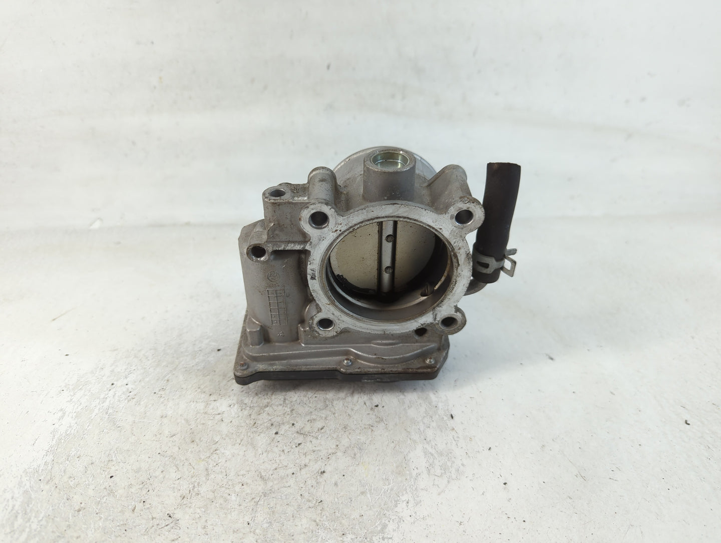 2011-2020 Hyundai Elantra Throttle Body P/N:35100-2E710 Fits Fits 2011 2012 2013 2014 2015 2016 2017 2018 2019 2020 2021 OEM