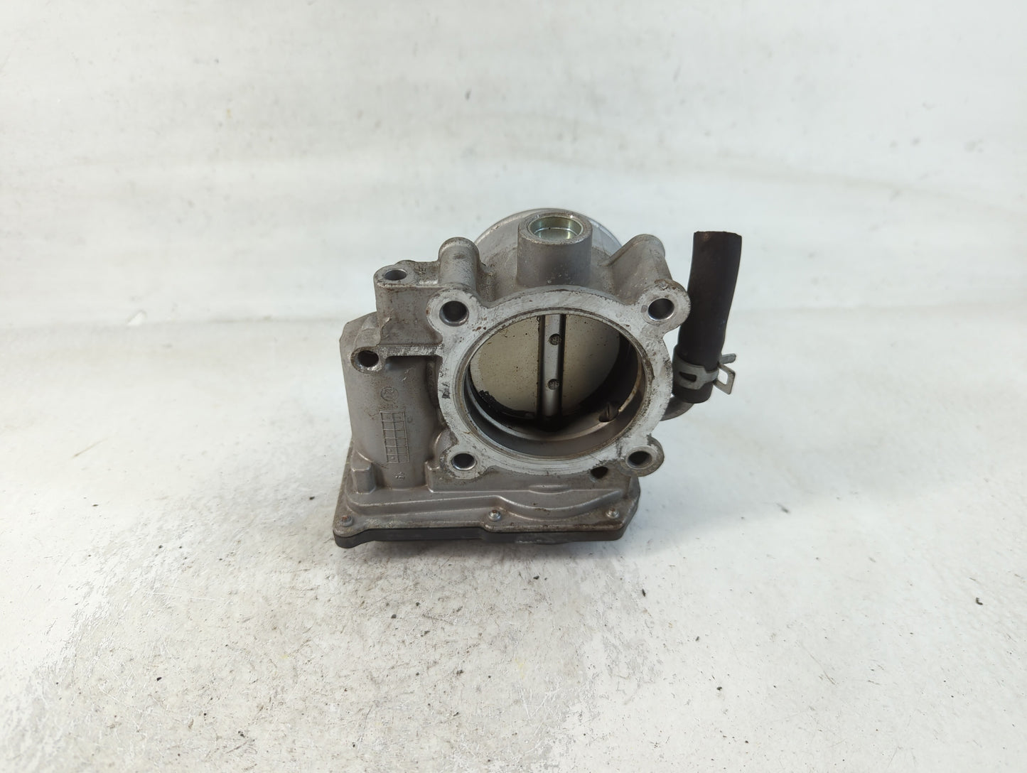 2011-2020 Hyundai Elantra Throttle Body P/N:35100-2E710 Fits Fits 2011 2012 2013 2014 2015 2016 2017 2018 2019 2020 2021 OEM