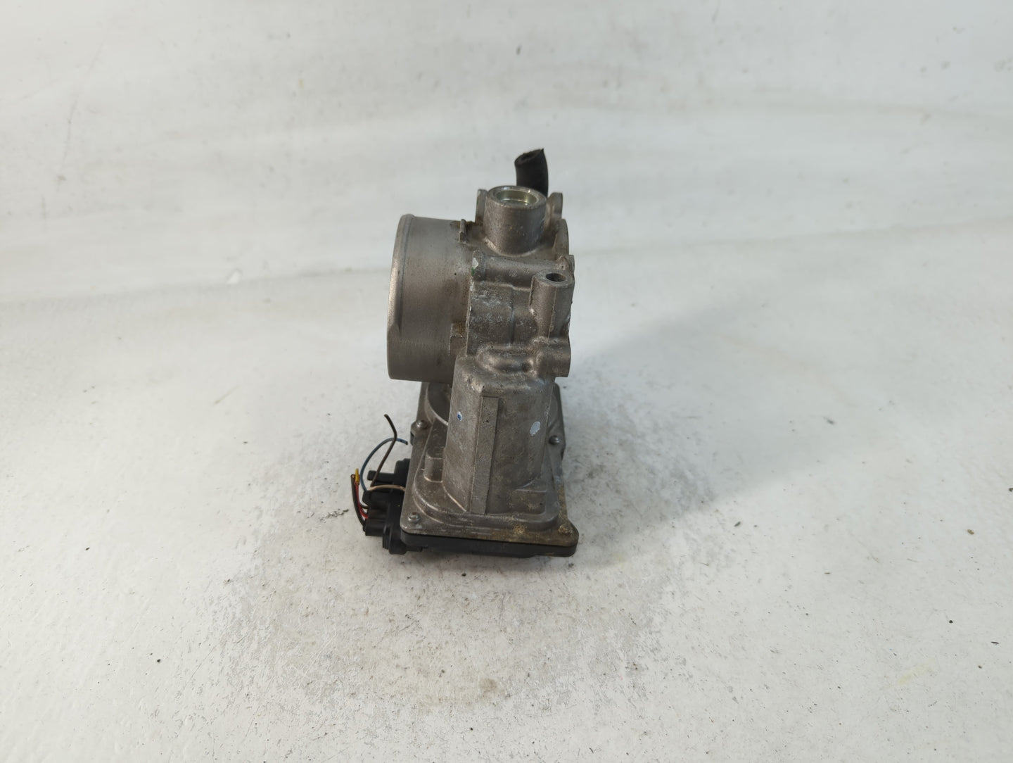 2011-2020 Hyundai Elantra Throttle Body P/N:35100-2E710 Fits Fits 2011 2012 2013 2014 2015 2016 2017 2018 2019 2020 2021 OEM