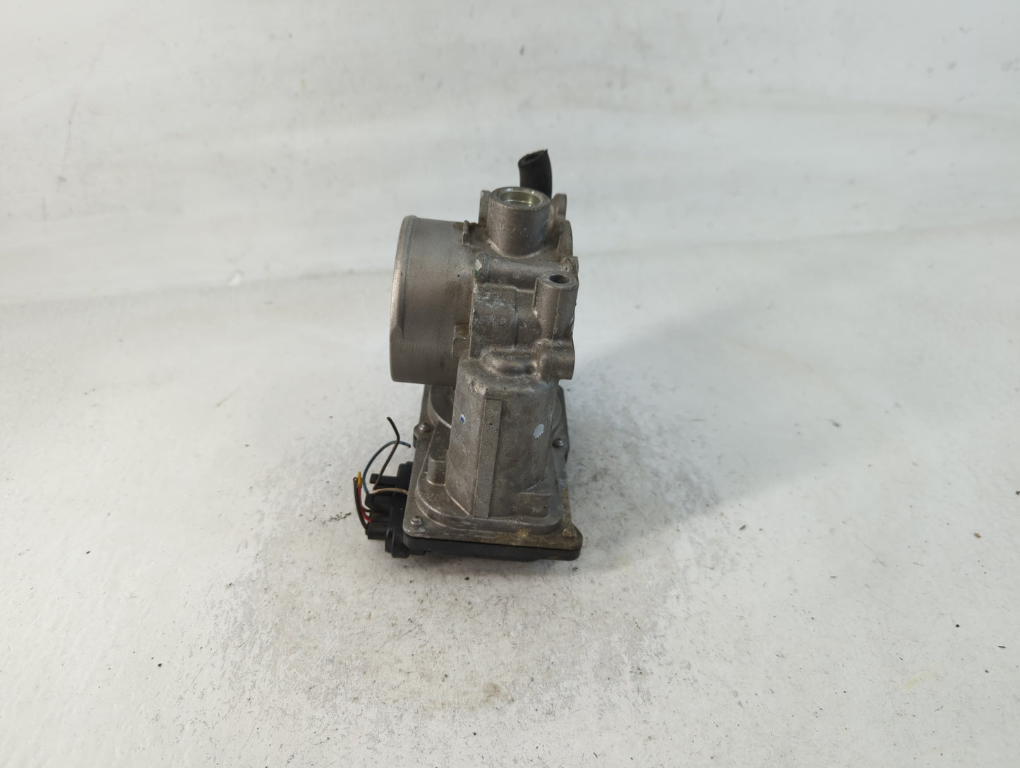 2011-2020 Hyundai Elantra Throttle Body P/N:35100-2E710 Fits Fits 2011 2012 2013 2014 2015 2016 2017 2018 2019 2020 2021 OEM