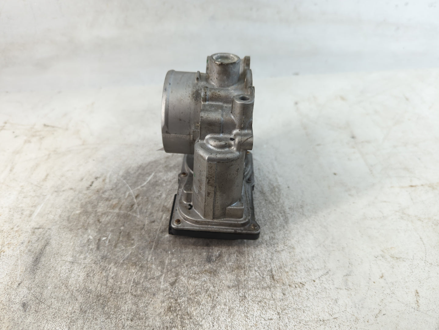 2011-2020 Hyundai Elantra Throttle Body P/N:35100-2E710 Fits Fits 2011 2012 2013 2014 2015 2016 2017 2018 2019 2020 2021 OEM