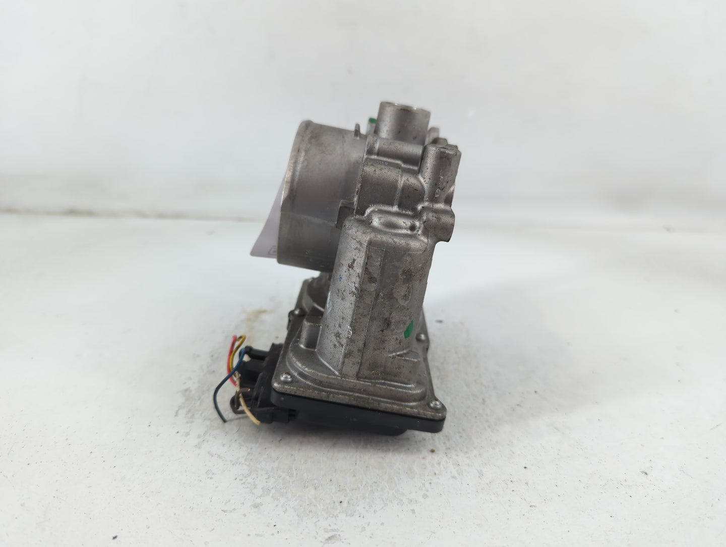 2011-2020 Hyundai Elantra Throttle Body P/N:35100-2E710 Fits Fits 2011 2012 2013 2014 2015 2016 2017 2018 2019 2020 2021 OEM