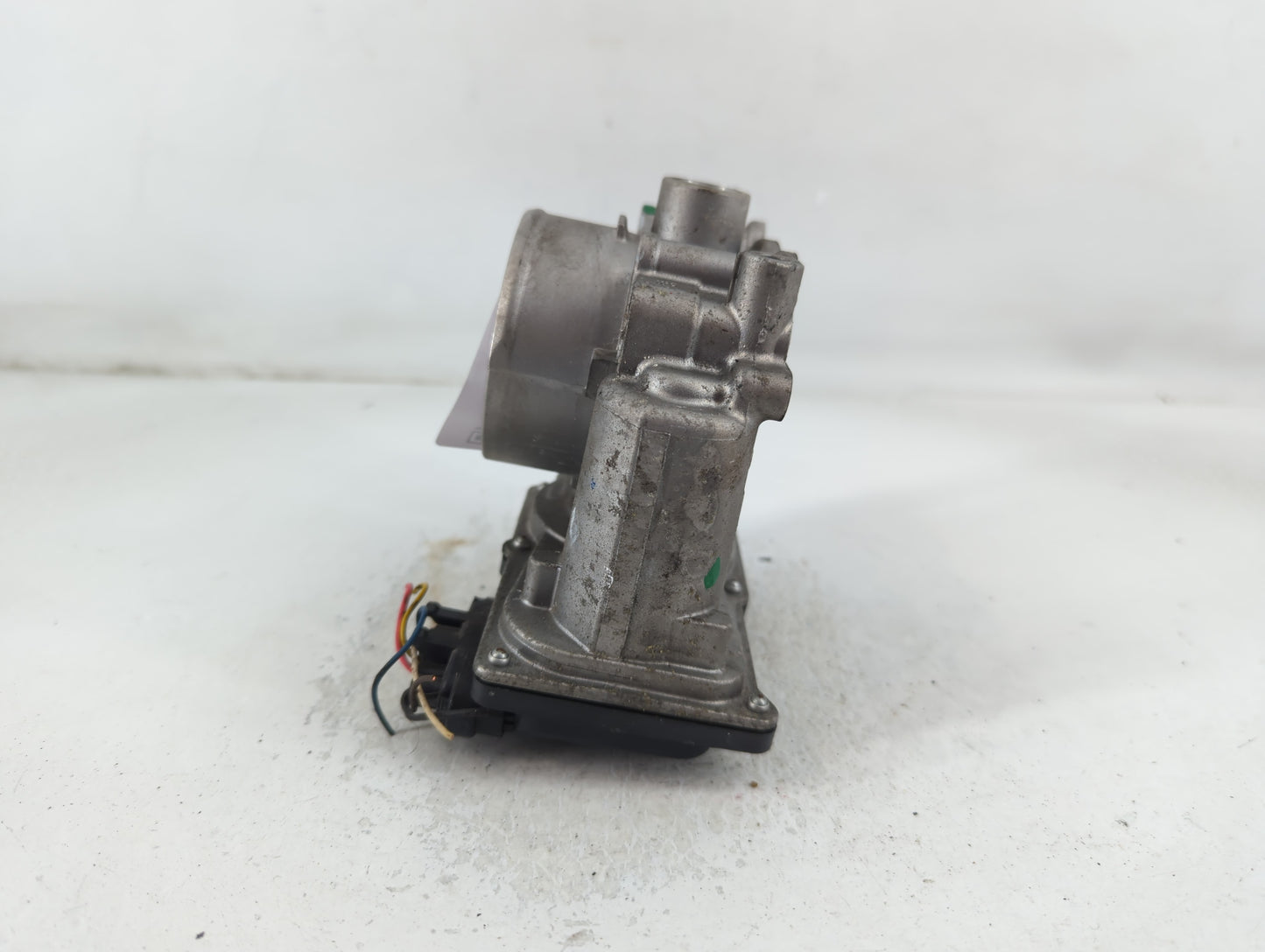 2011-2020 Hyundai Elantra Throttle Body P/N:35100-2E710 Fits Fits 2011 2012 2013 2014 2015 2016 2017 2018 2019 2020 2021 OEM