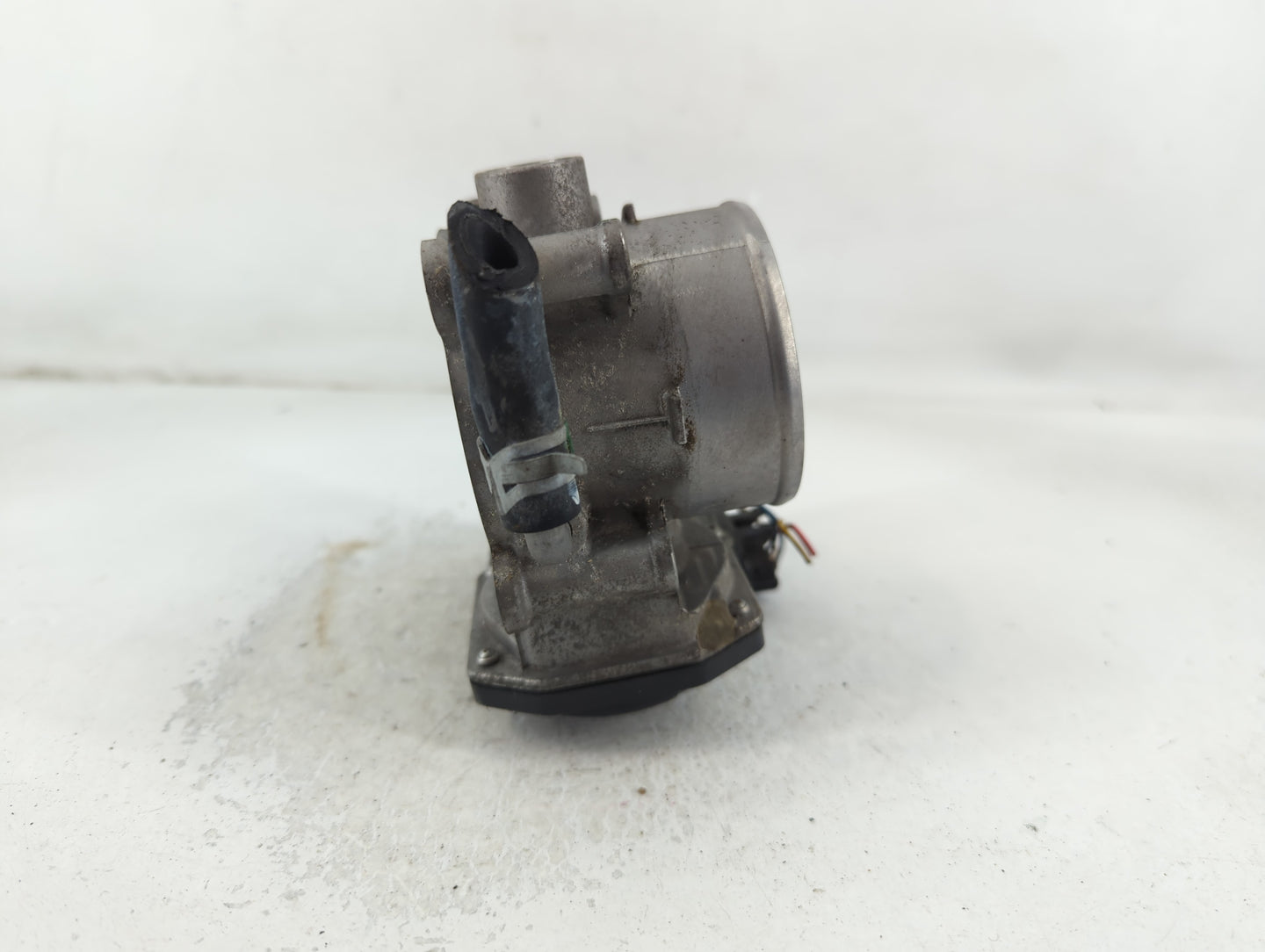 2011-2020 Hyundai Elantra Throttle Body P/N:35100-2E710 Fits Fits 2011 2012 2013 2014 2015 2016 2017 2018 2019 2020 2021 OEM