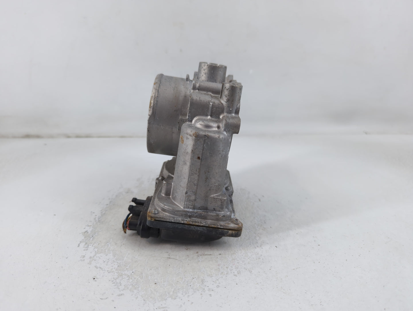 2011-2020 Hyundai Elantra Throttle Body P/N:35100-2E710 Fits Fits 2011 2012 2013 2014 2015 2016 2017 2018 2019 2020 2021 OEM