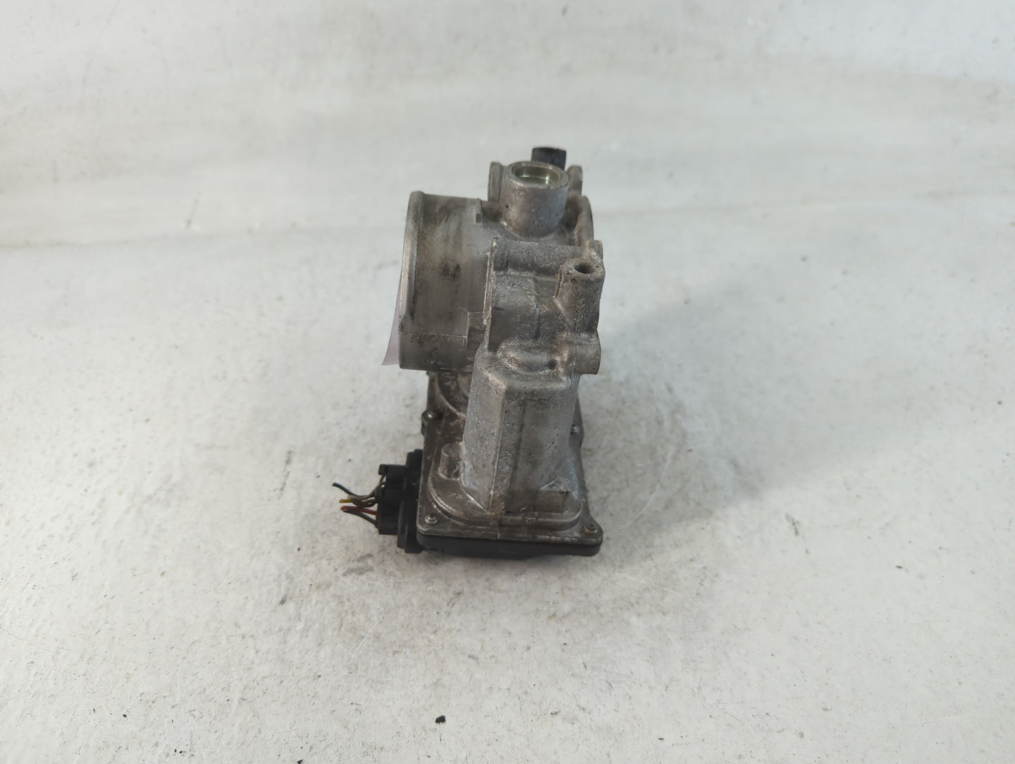 2020 Hyundai Elantra Throttle Body P/N:35100-2E710 Fits OEM Used Auto Parts - Oemusedautoparts1.com
