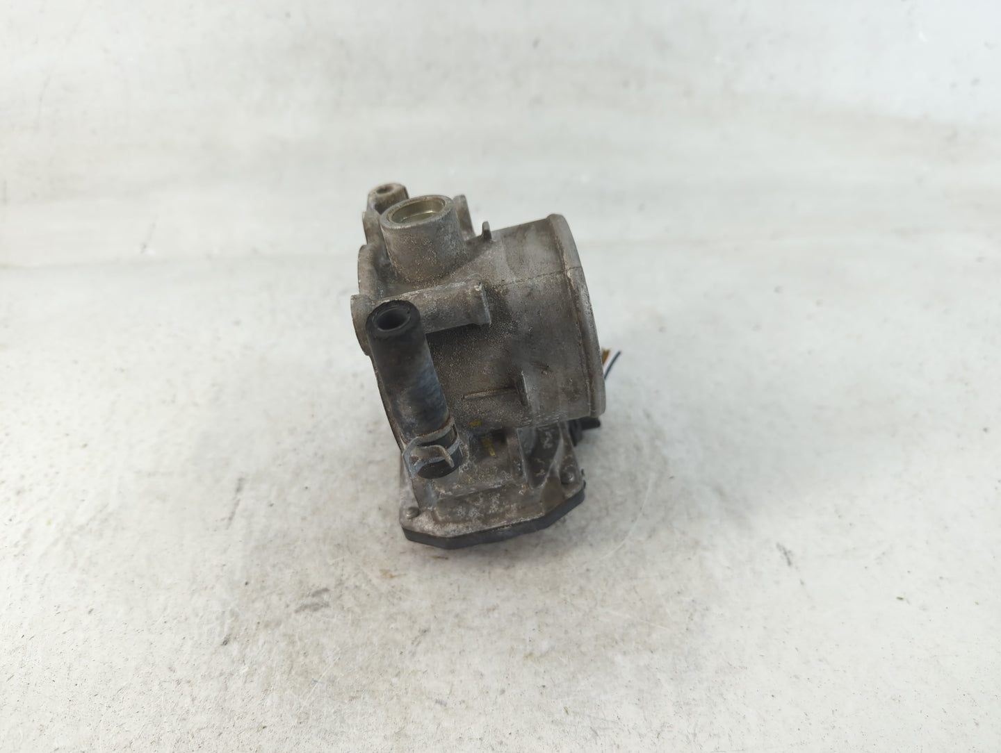 2020 Hyundai Elantra Throttle Body P/N:35100-2E710 Fits OEM Used Auto Parts - Oemusedautoparts1.com