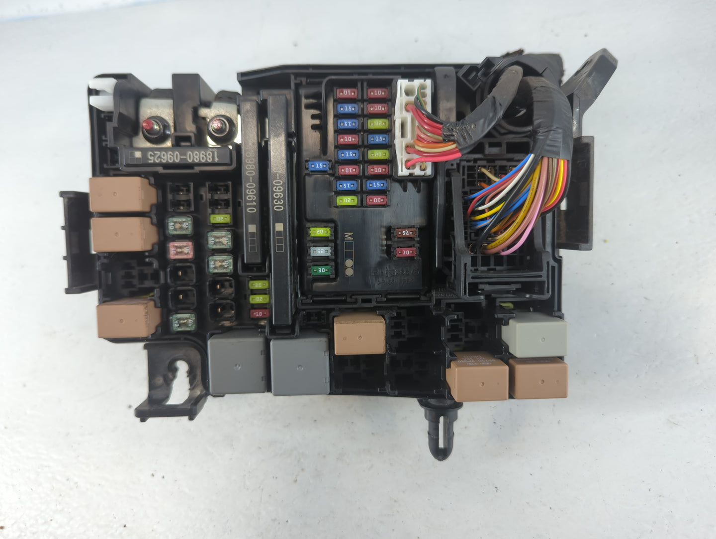 2019-2020 Hyundai Elantra Fusebox Fuse Box Panel Relay Module P/N:91260 F2130A Fits Fits 2019 2020 OEM Used Auto Parts - Oem