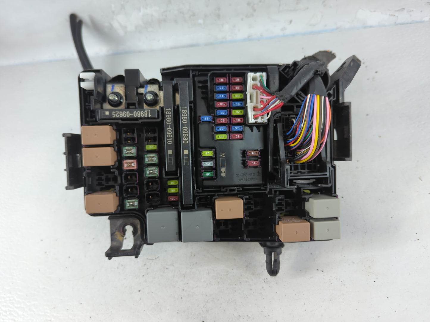2019-2020 Hyundai Elantra Fusebox Fuse Box Panel Relay Module P/N:91956-F2025 Fits Fits 2019 2020 OEM Used Auto Parts - Oemu