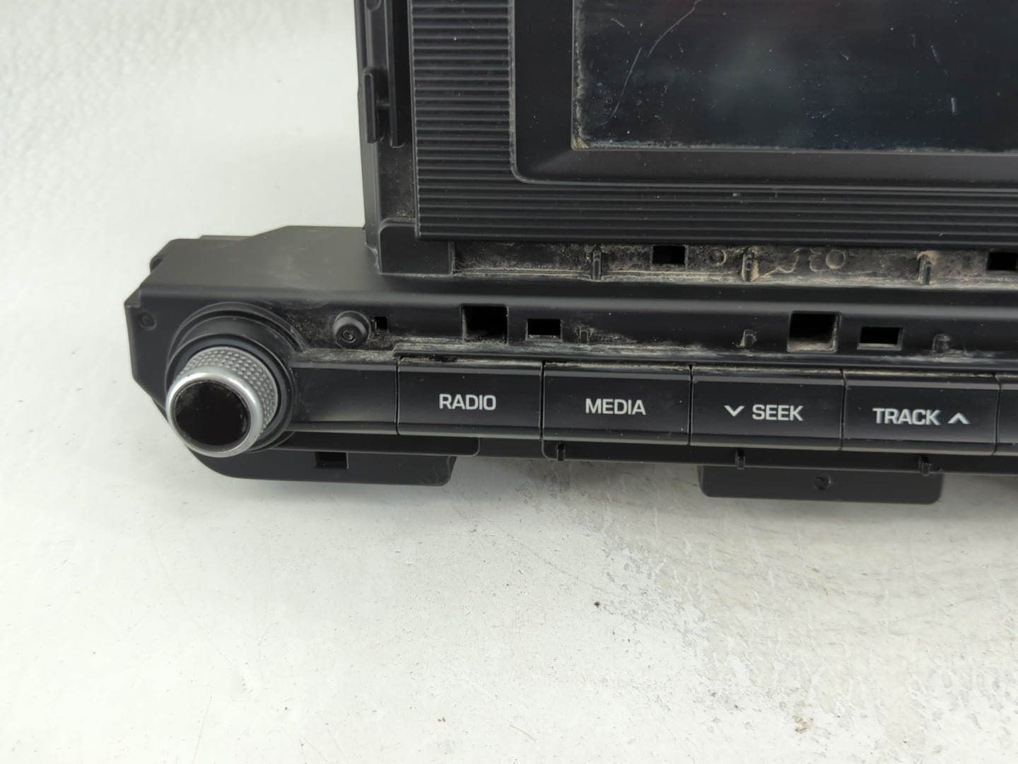 2019-2020 Hyundai Elantra Radio AM FM Cd Player Receiver Replacement P/N:96180F2UASSH Fits Fits 2019 2020 OEM Used Auto Part