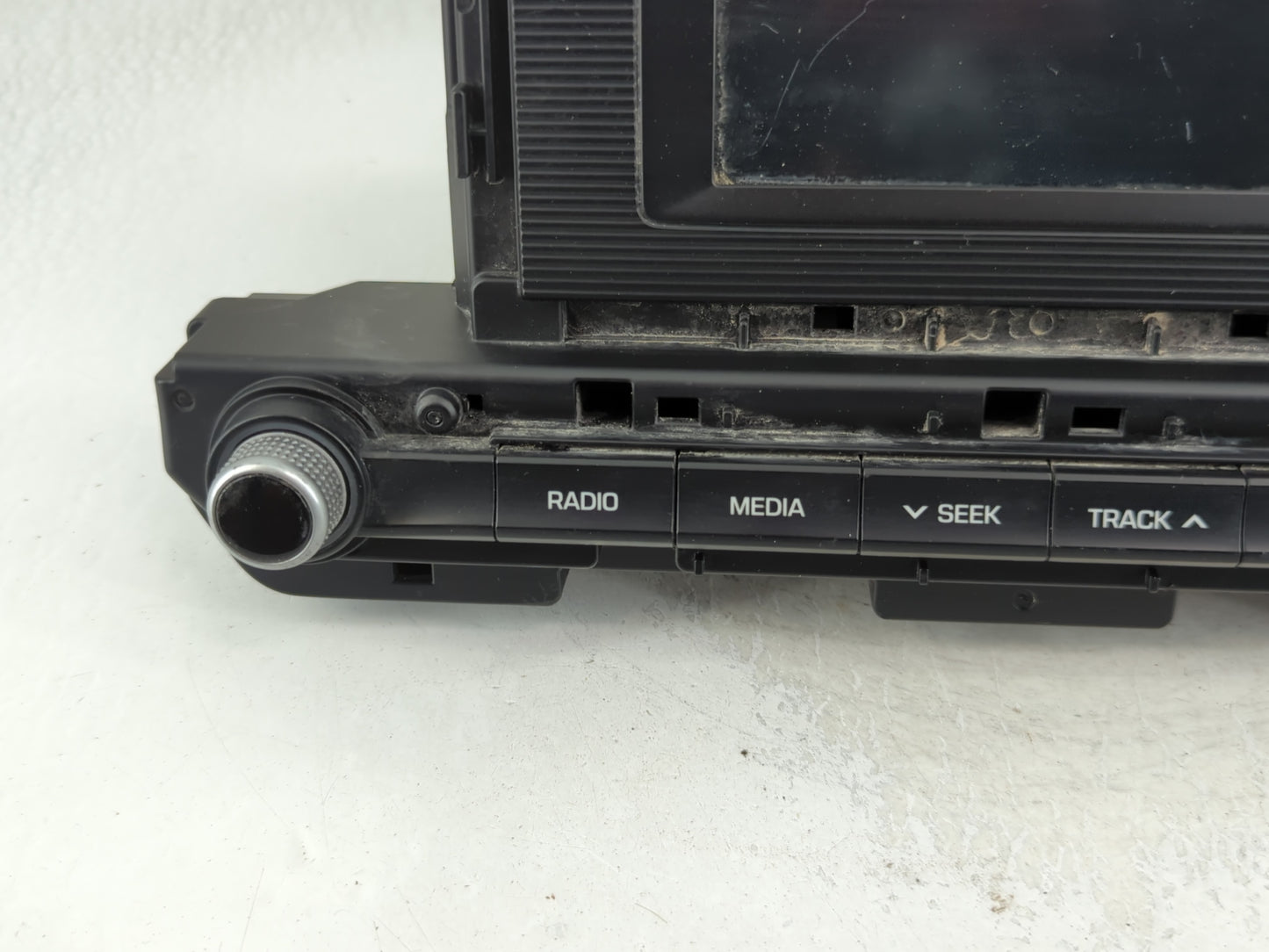 2019-2020 Hyundai Elantra Radio AM FM Cd Player Receiver Replacement P/N:96180F2UASSH Fits Fits 2019 2020 OEM Used Auto Part